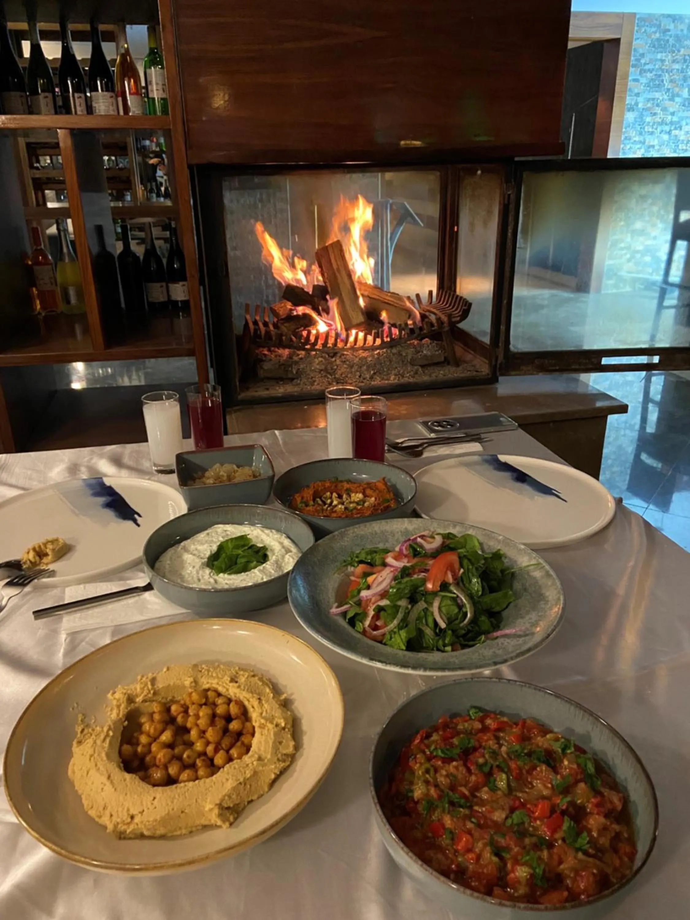 Restaurant/places to eat in Notte Hotel