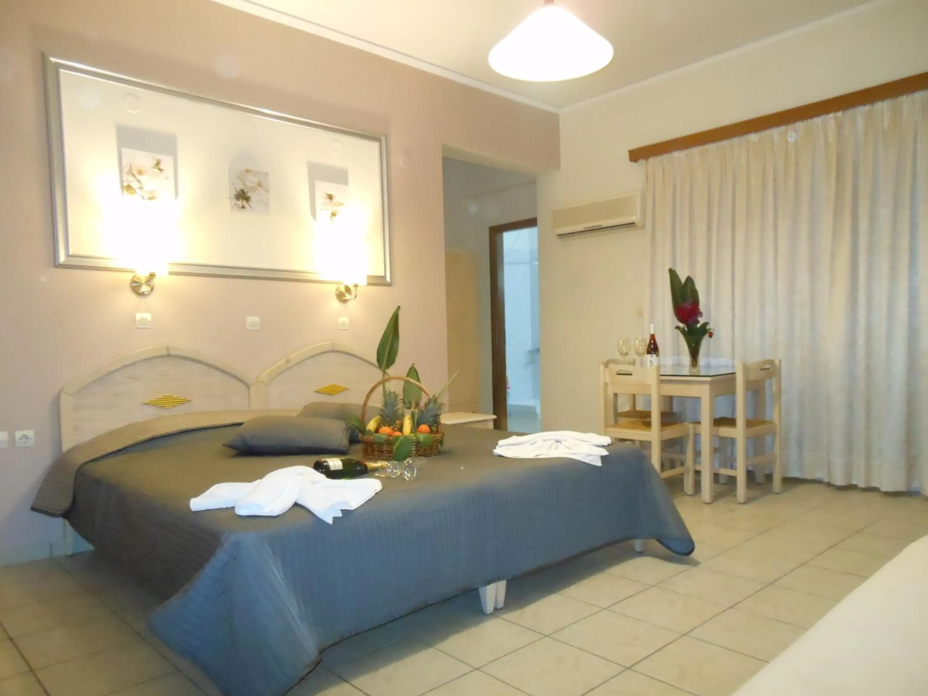 Photo of the whole room in Jechrina