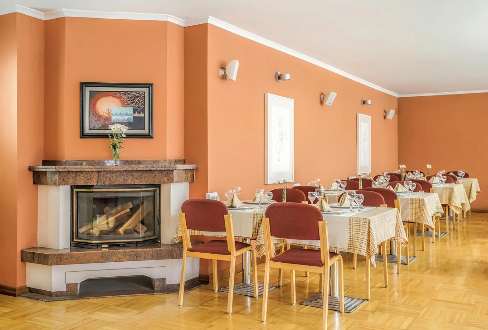 Restaurant/places to eat in Hotel Tunali