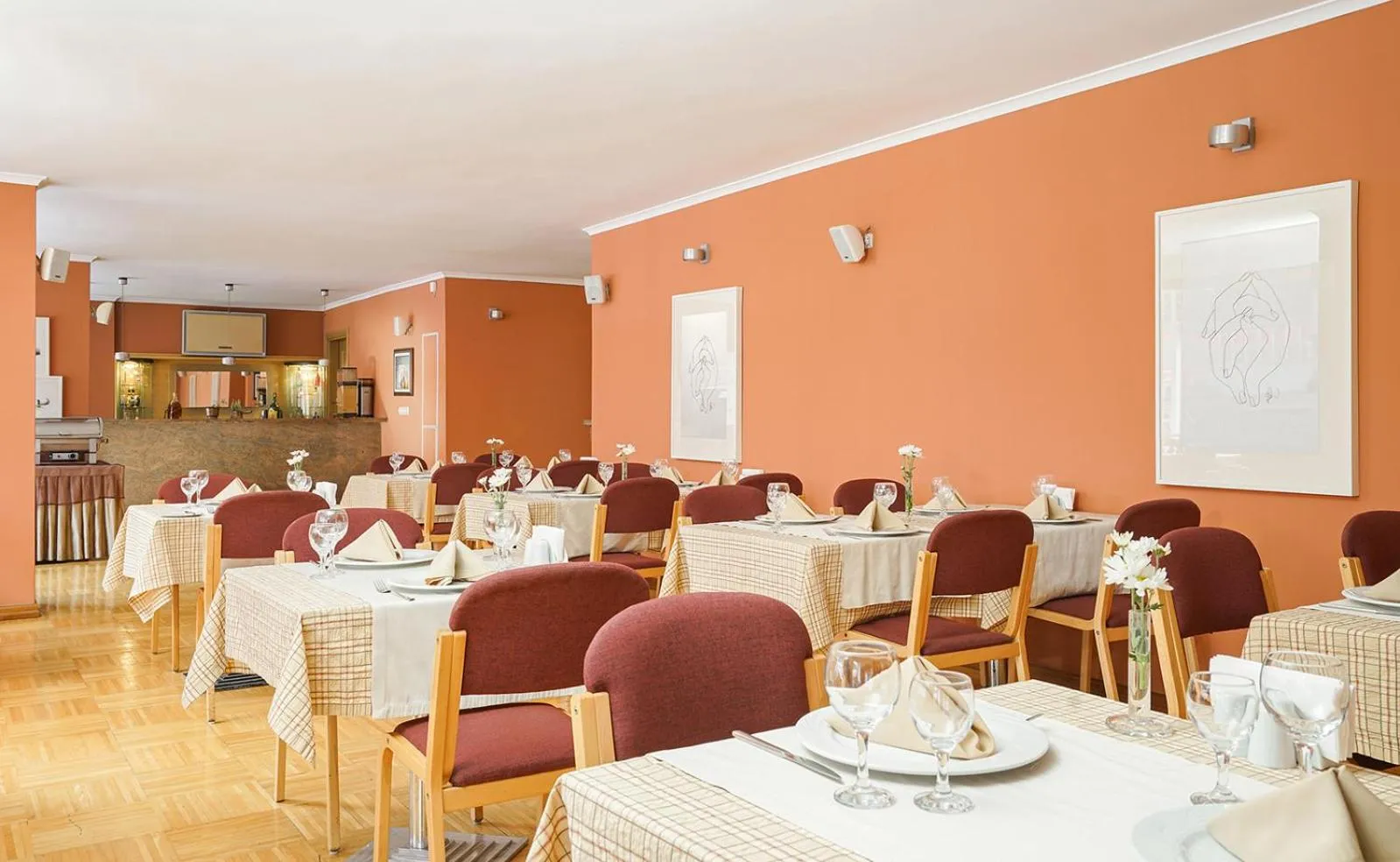 Restaurant/places to eat in Hotel Tunali