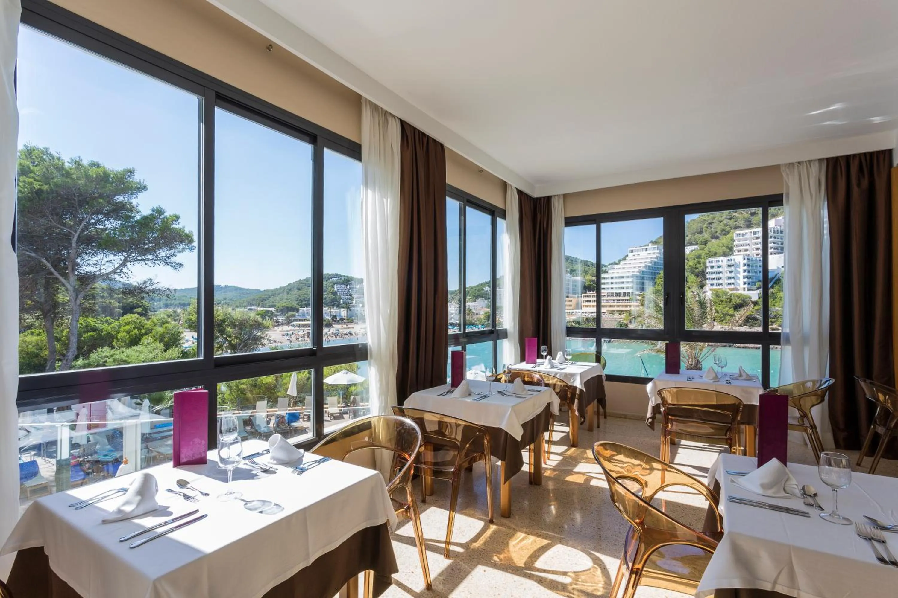 Restaurant/places to eat in Palladium Hotel Cala Llonga - Adults Only