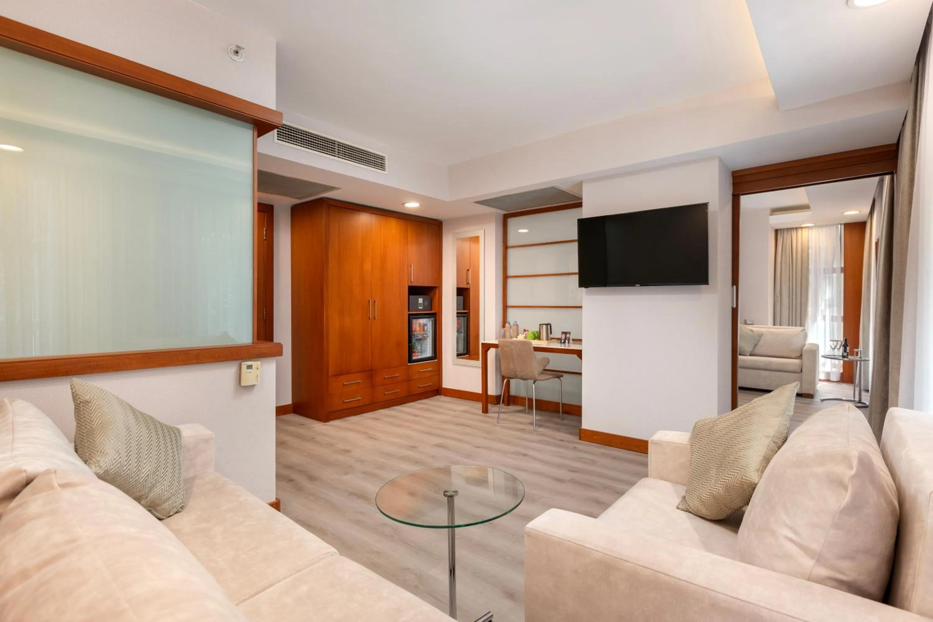 Photo of the whole room in Limak Ambassadore Hotel Ankara