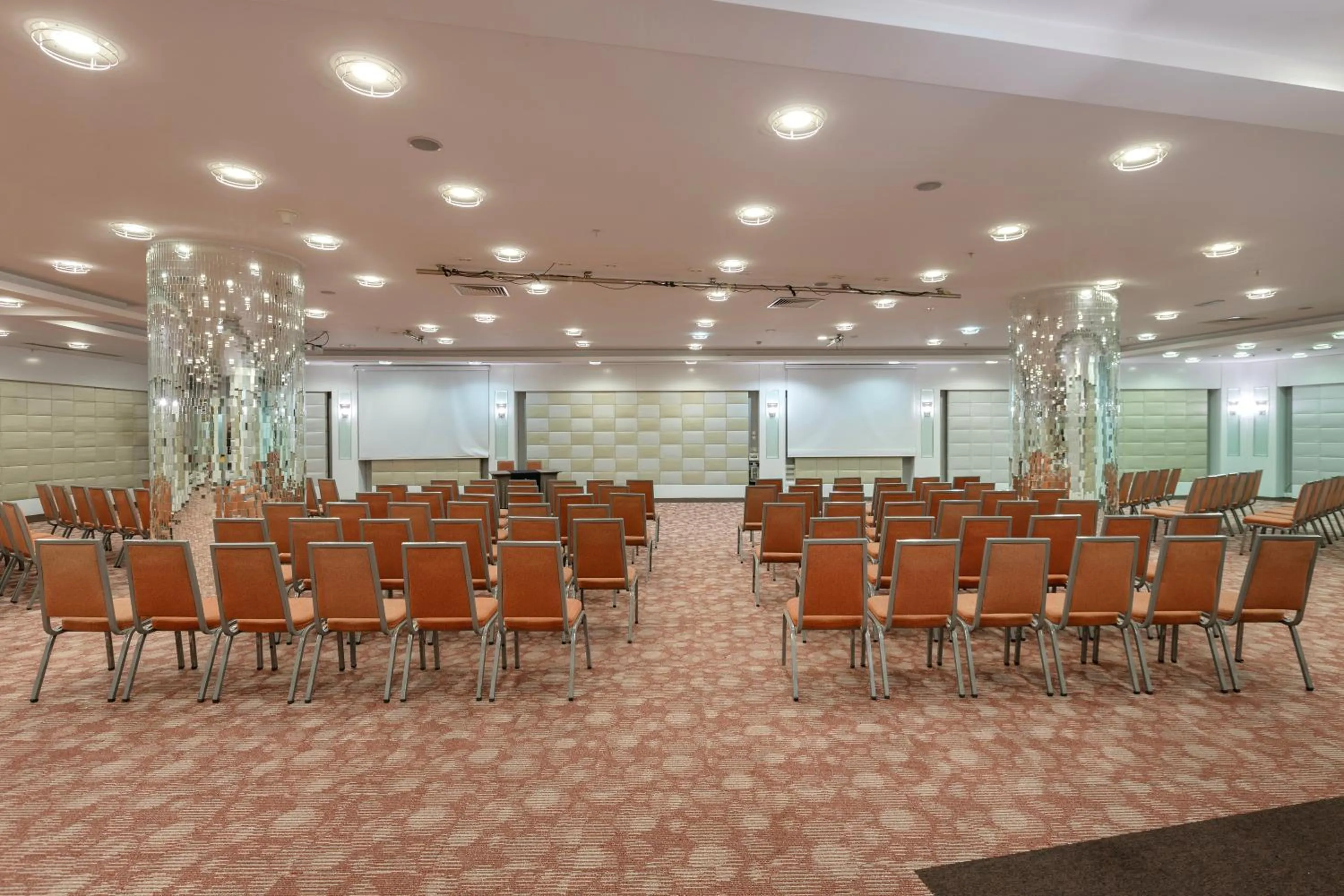 Meeting/conference room in Limak Ambassadore Hotel Ankara