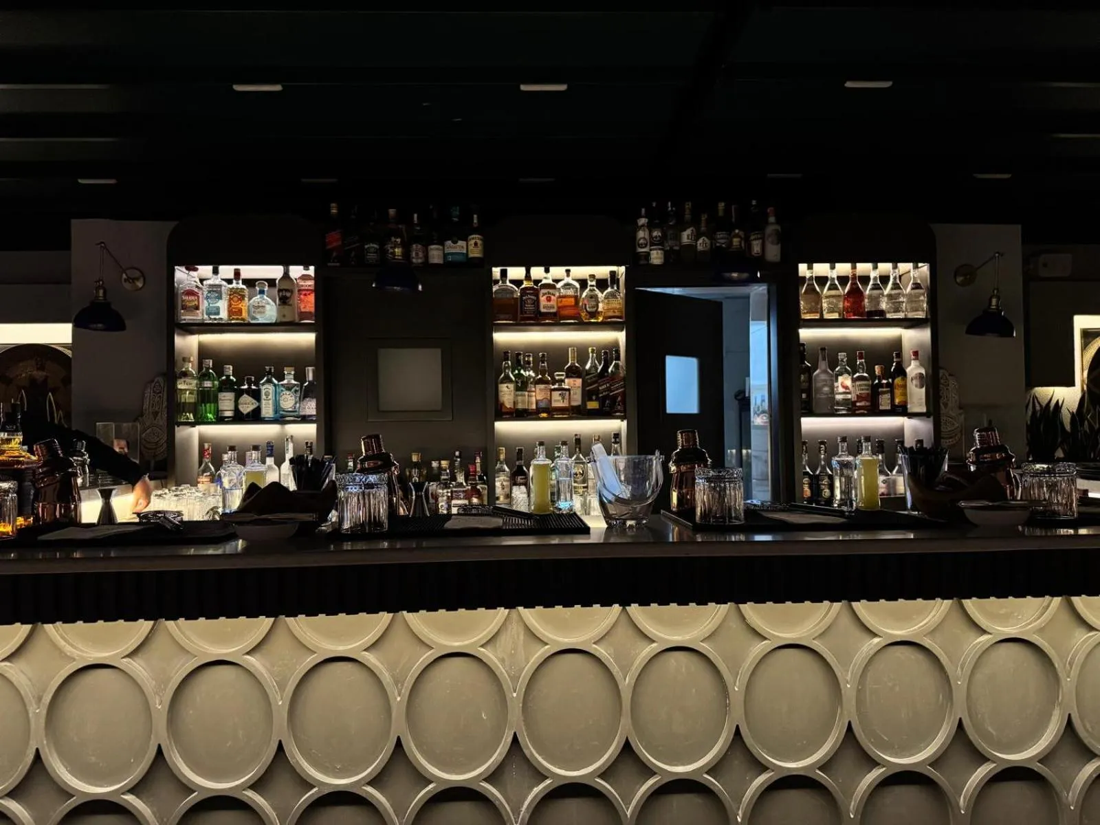 Lounge or bar in Limak Ambassadore Hotel Ankara