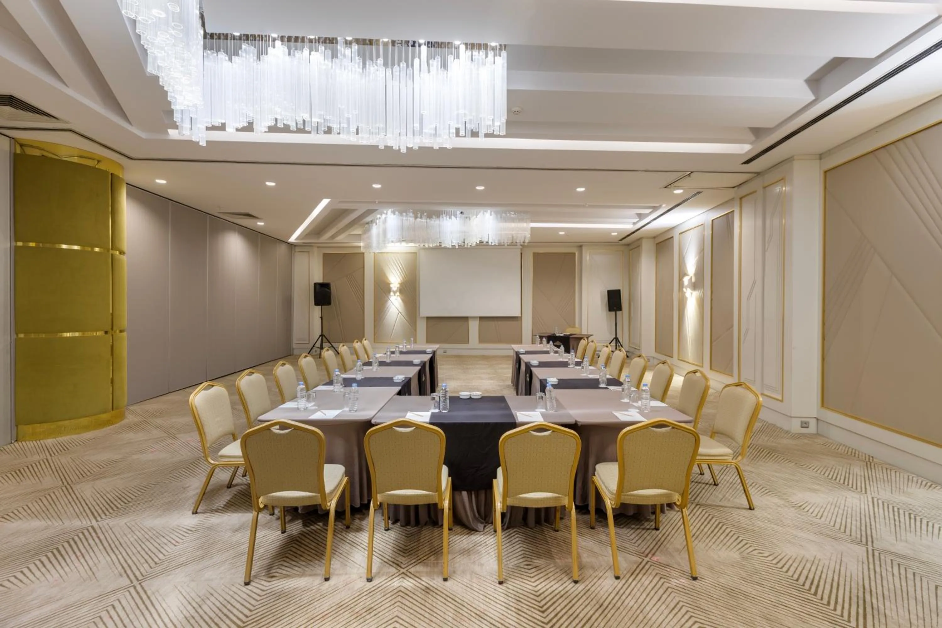 Meeting/conference room in Limak Ambassadore Hotel Ankara