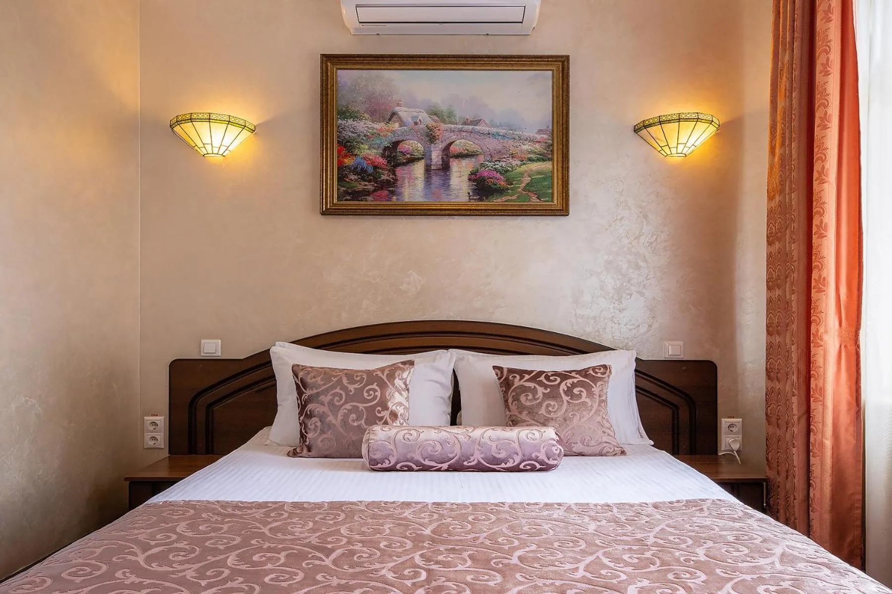 Bed in Edem Hotel Lviv