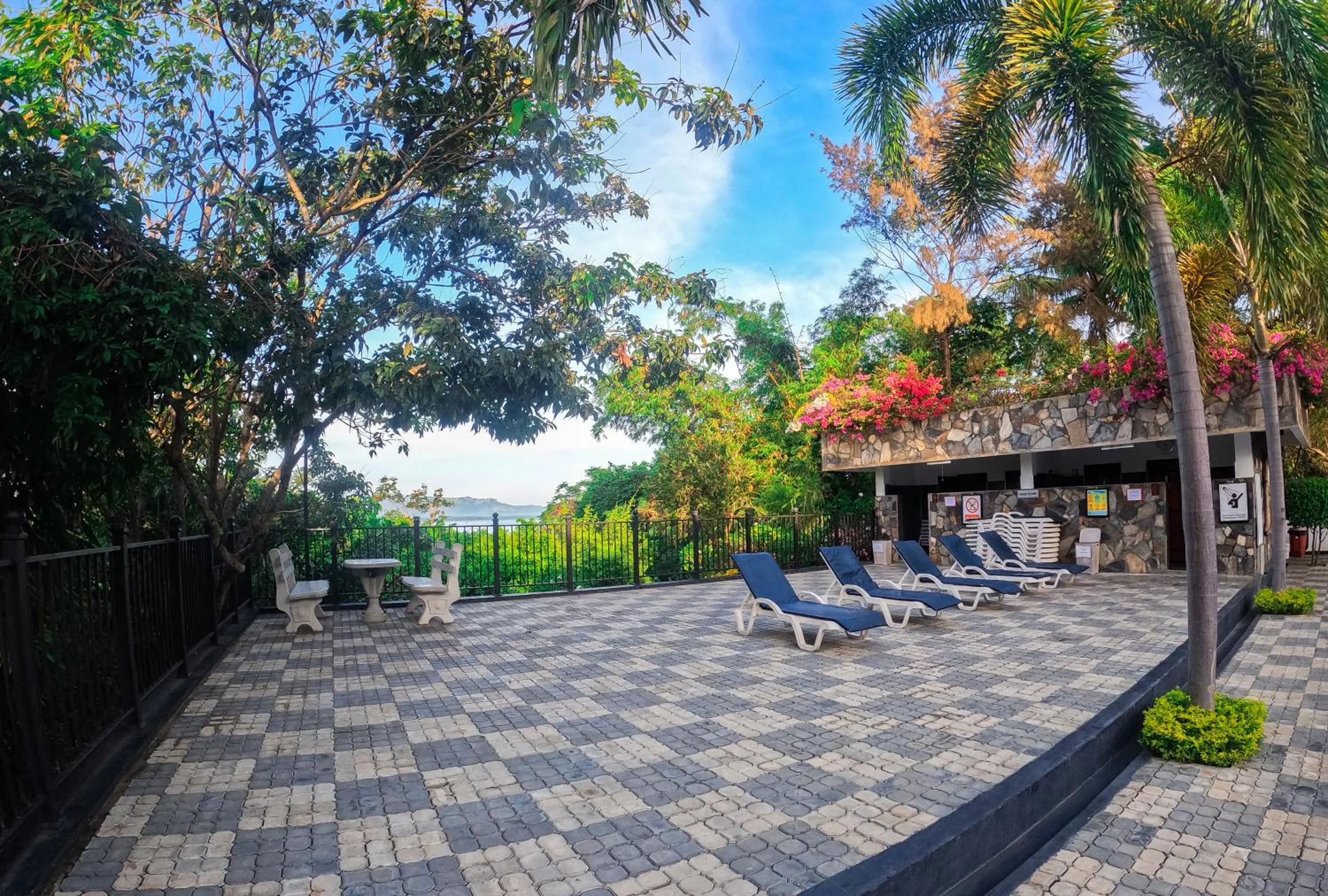 Swimming pool in Centauria Wild Resort