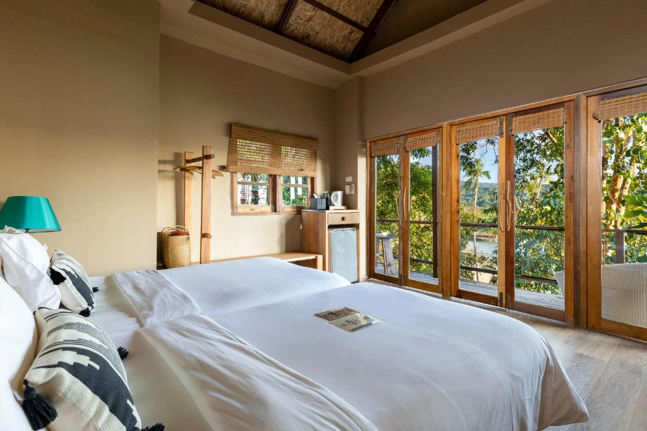 Bed in Tolani Resort Koh Kood