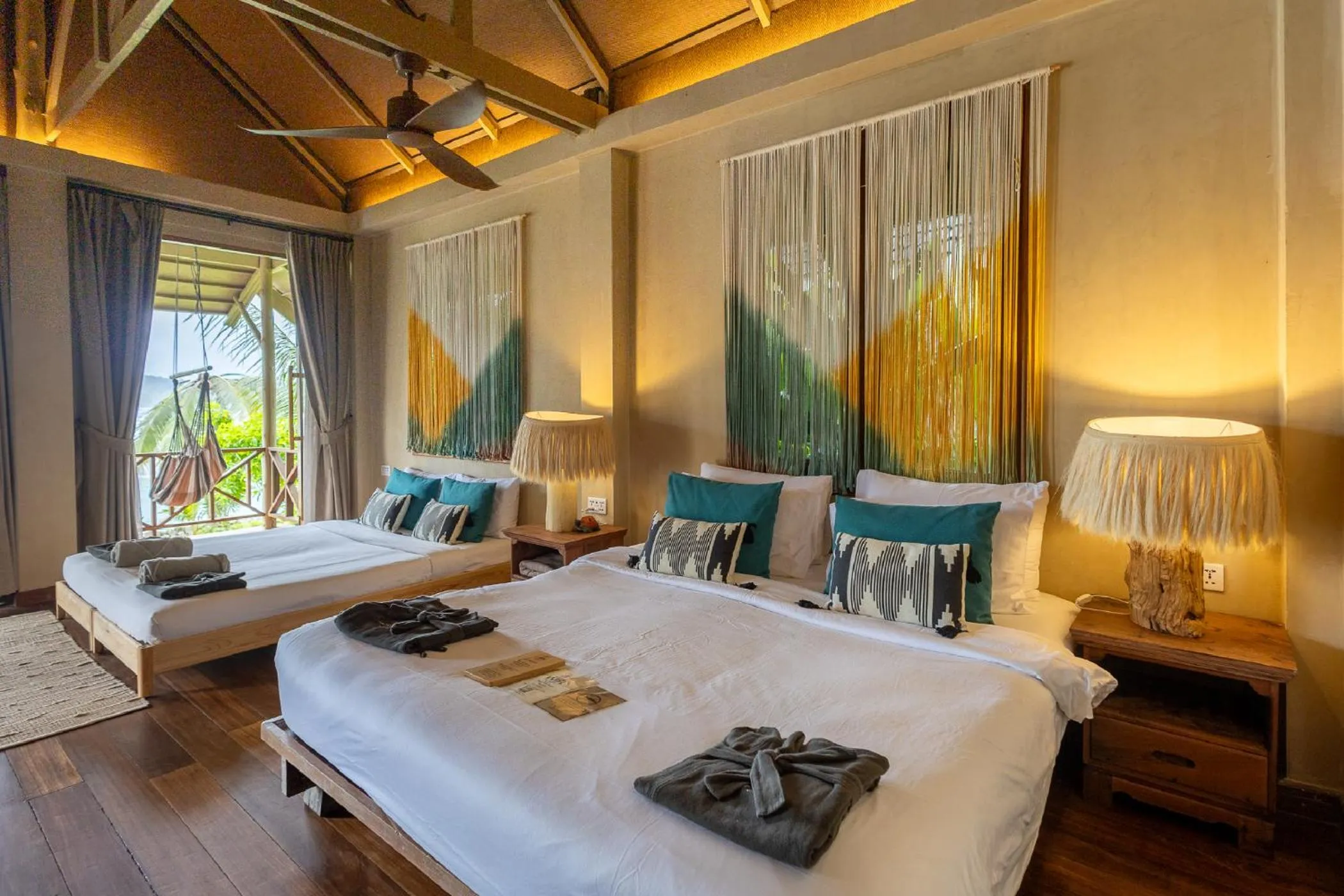 Bed in Tolani Resort Koh Kood