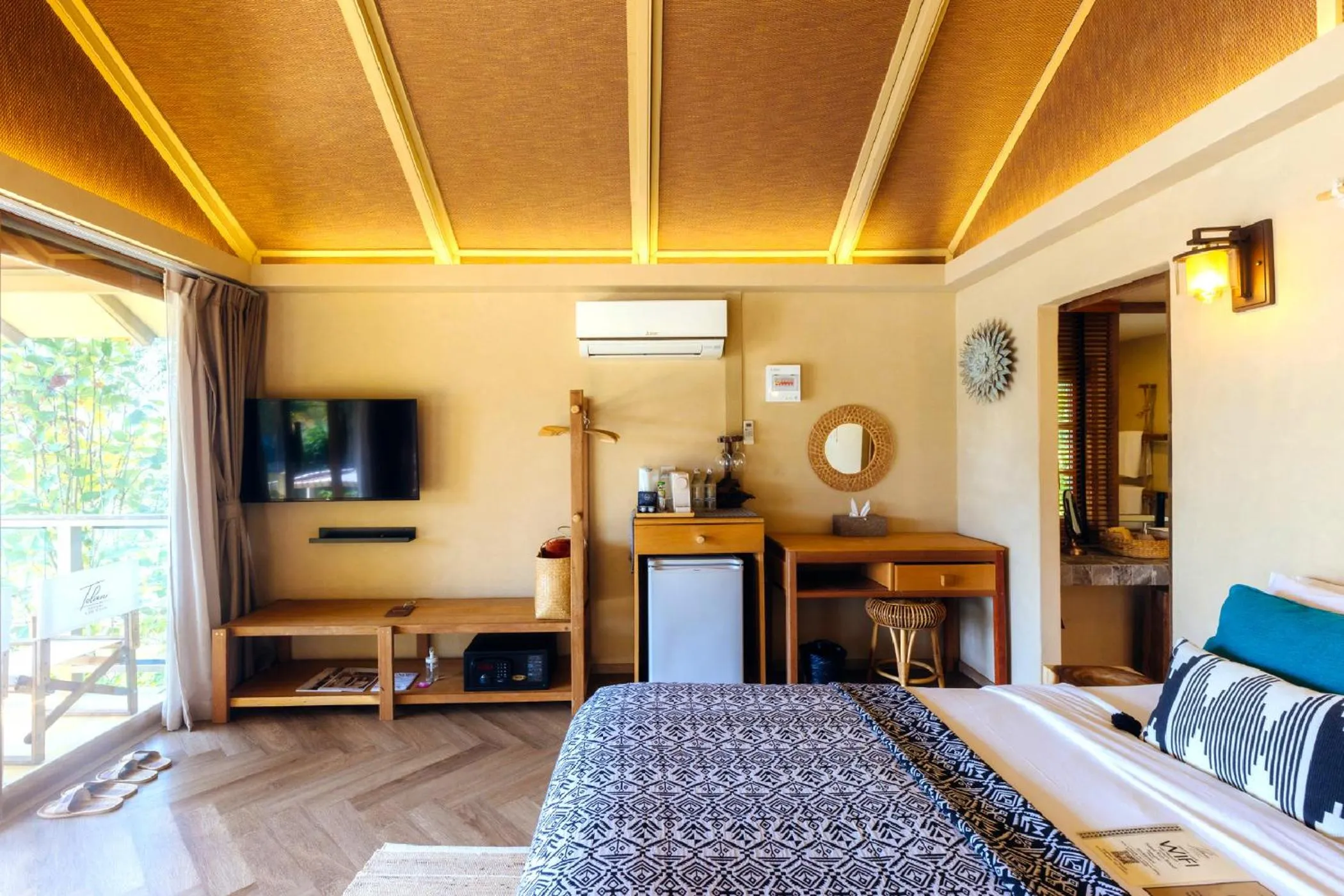 Bed in Tolani Resort Koh Kood