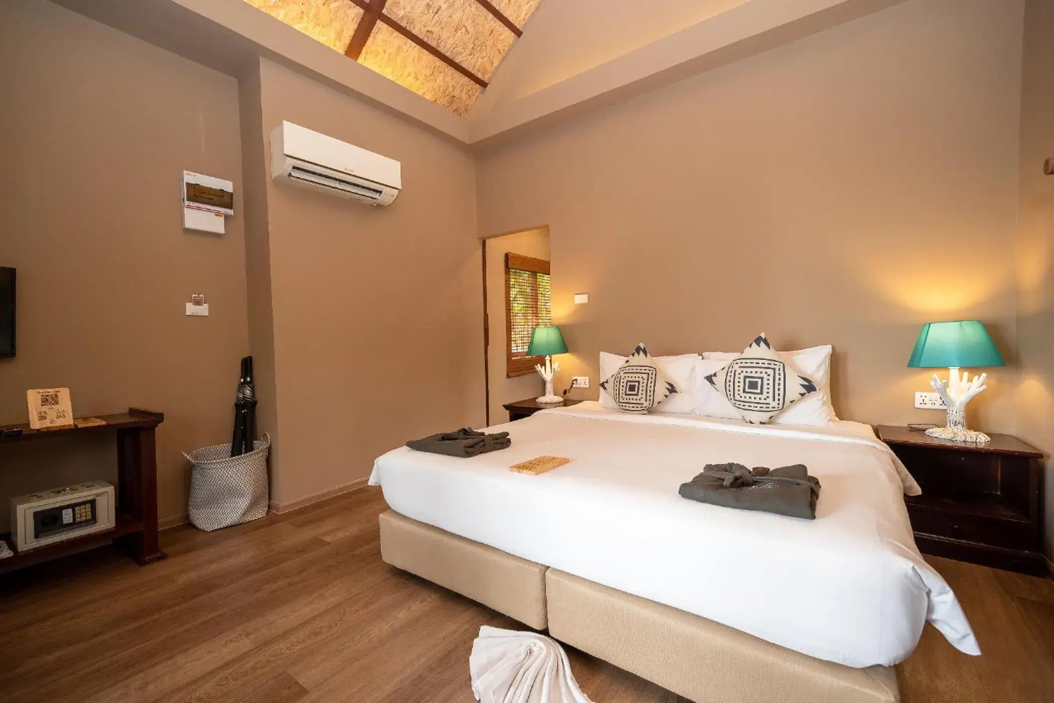 Seaview Bungalow in Tolani Resort Koh Kood Seaview Bungalow in Tolani Resort Koh Kood