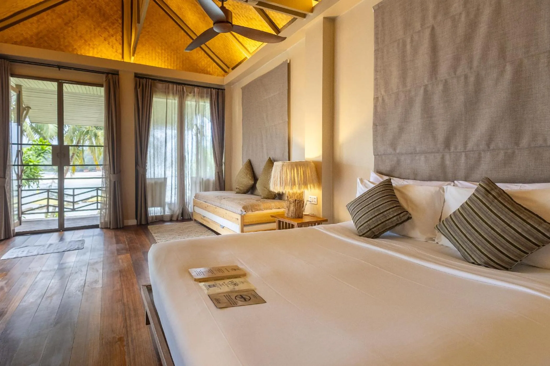 Bed in Tolani Resort Koh Kood