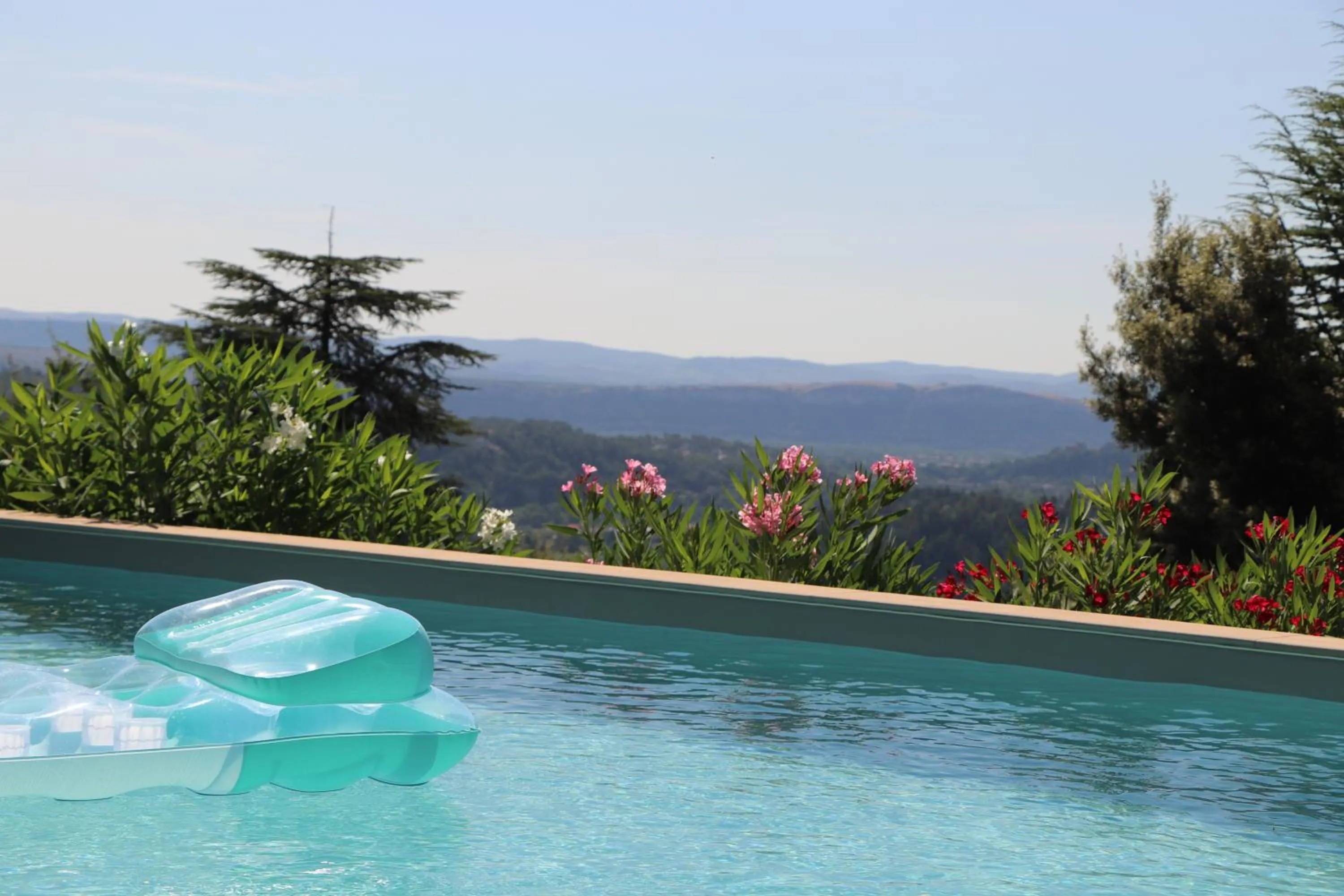 Mountain view in Les Clos De La Vigne
