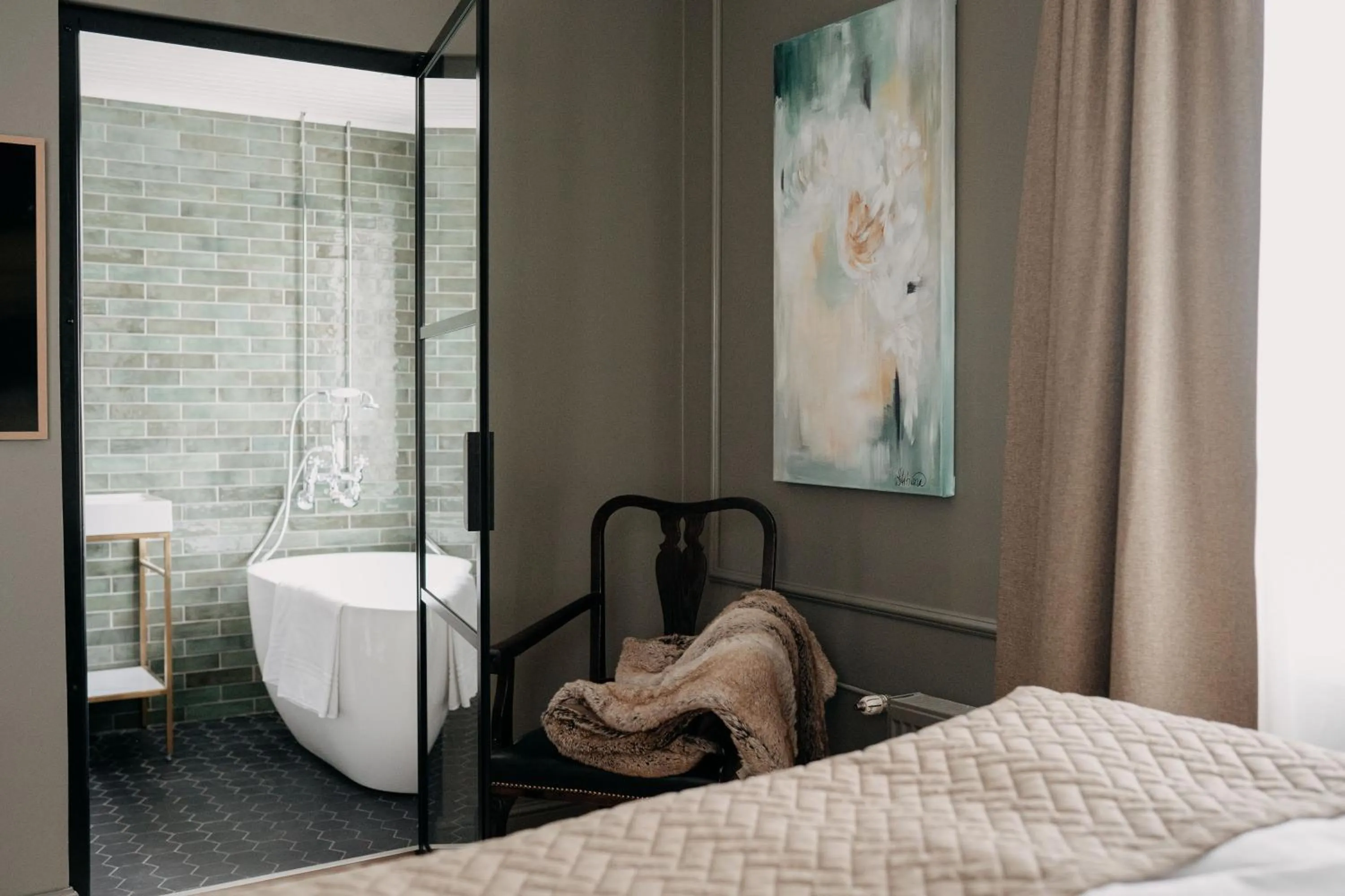 Bathroom, Bed in Lillan Hotel & Kök