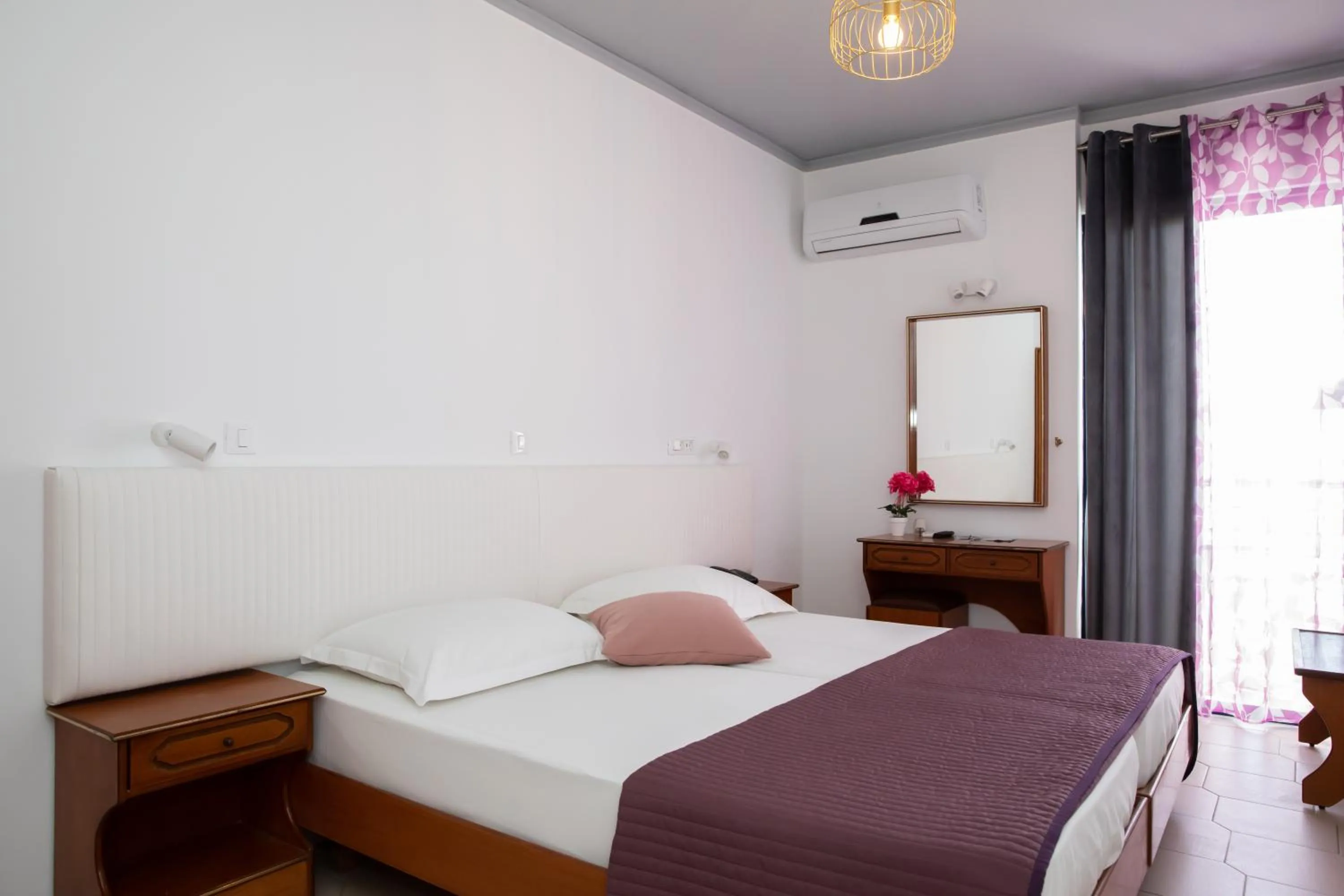 Coffee/tea facilities, Bed in Sea Breeze Hotel