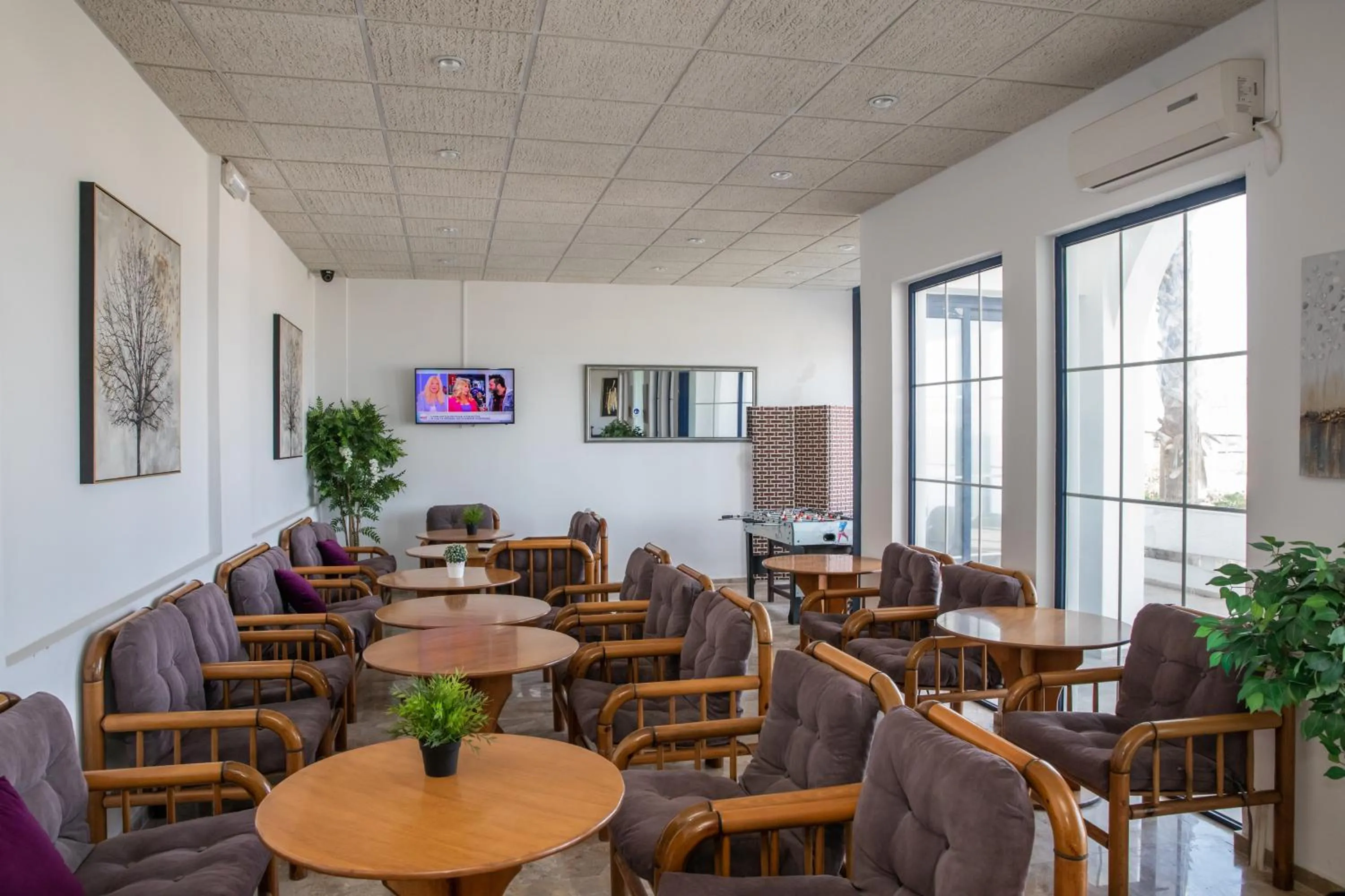 Living room in Sea Breeze Hotel