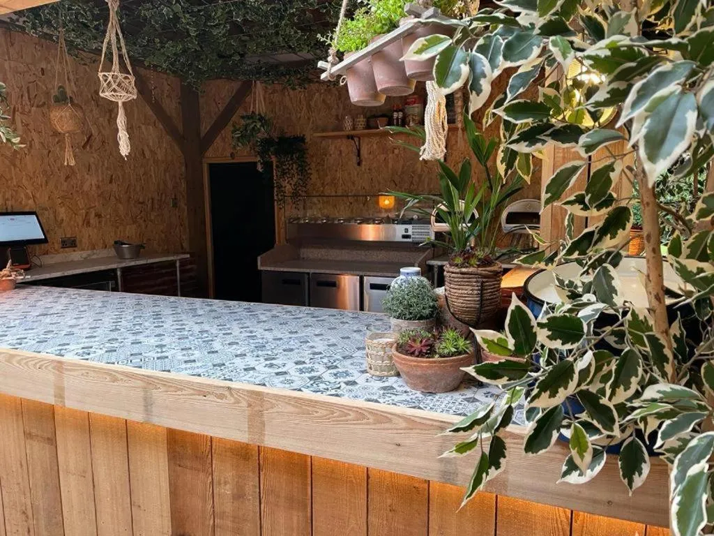 Restaurant/places to eat in The Admirals Inn Guest House