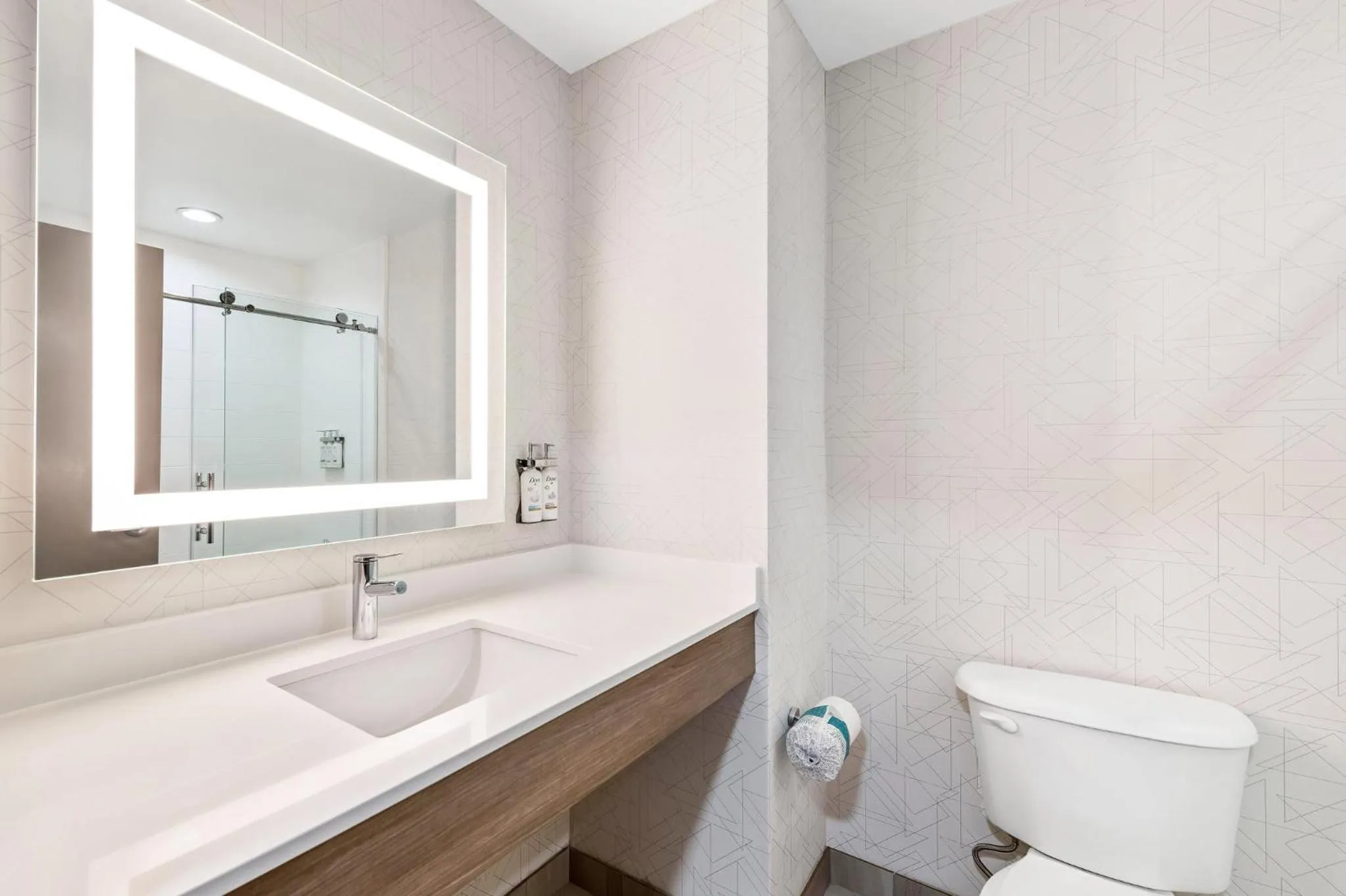 Bathroom in Holiday Inn Express & Suites Sylva / Dillsboro by IHG