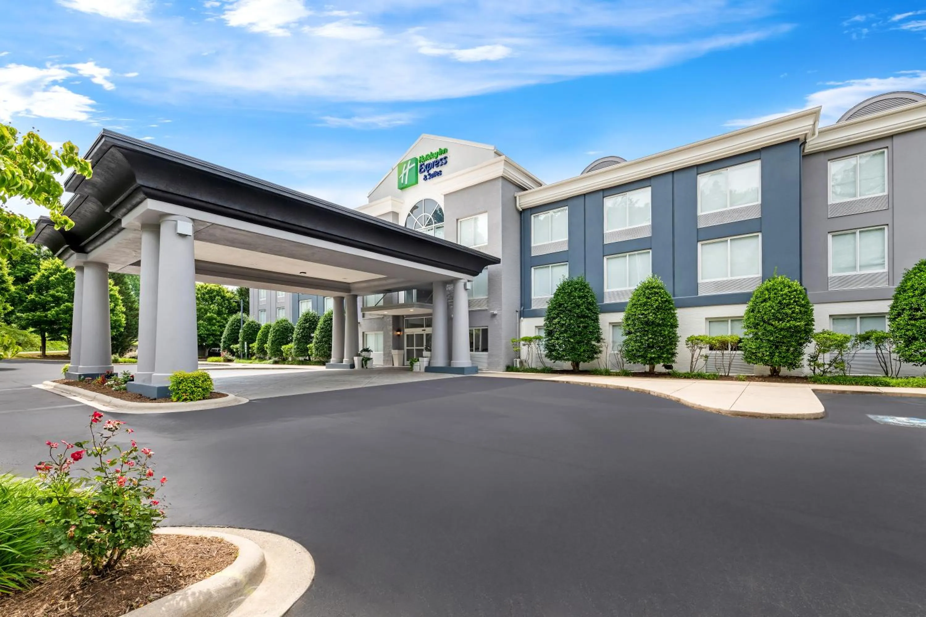 Property building in Holiday Inn Express & Suites Sylva / Dillsboro by IHG