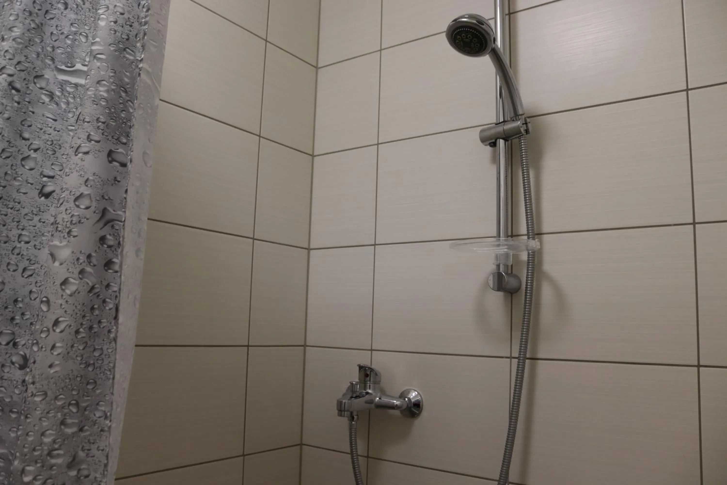 Shower in Hostel Lõuna