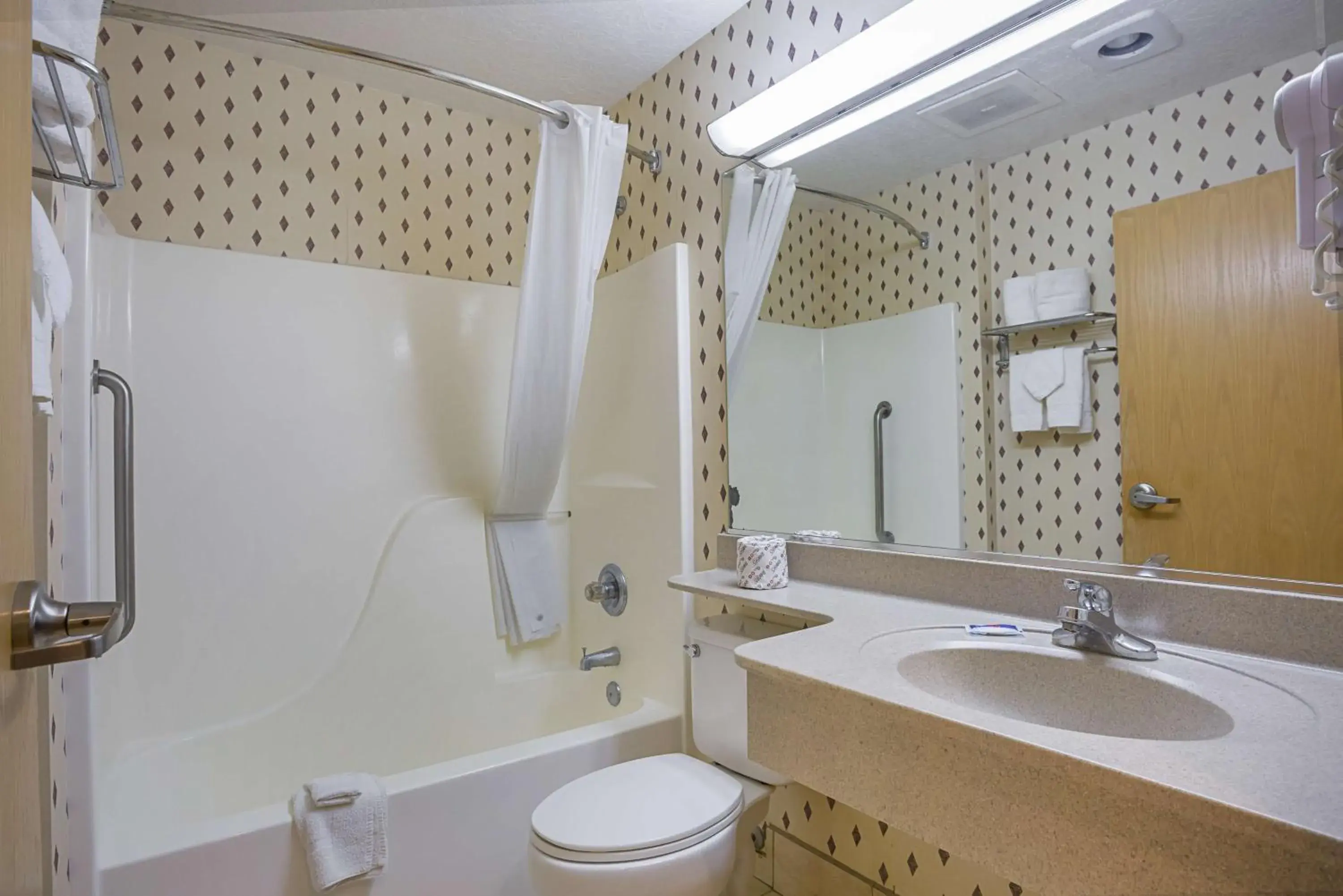 Queen Room - Smoking in Motel 6-Bernalillo, NM Queen Room - Smoking in Motel 6-Bernalillo, NM