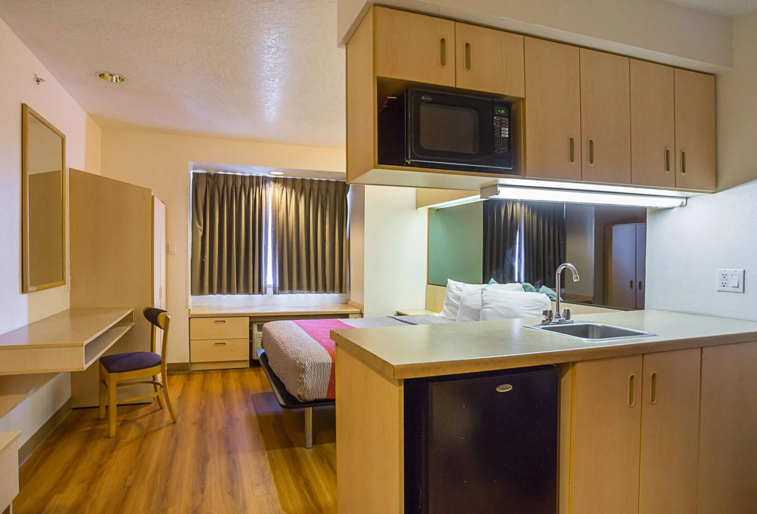 Kitchen or kitchenette in Motel 6-Bernalillo, NM