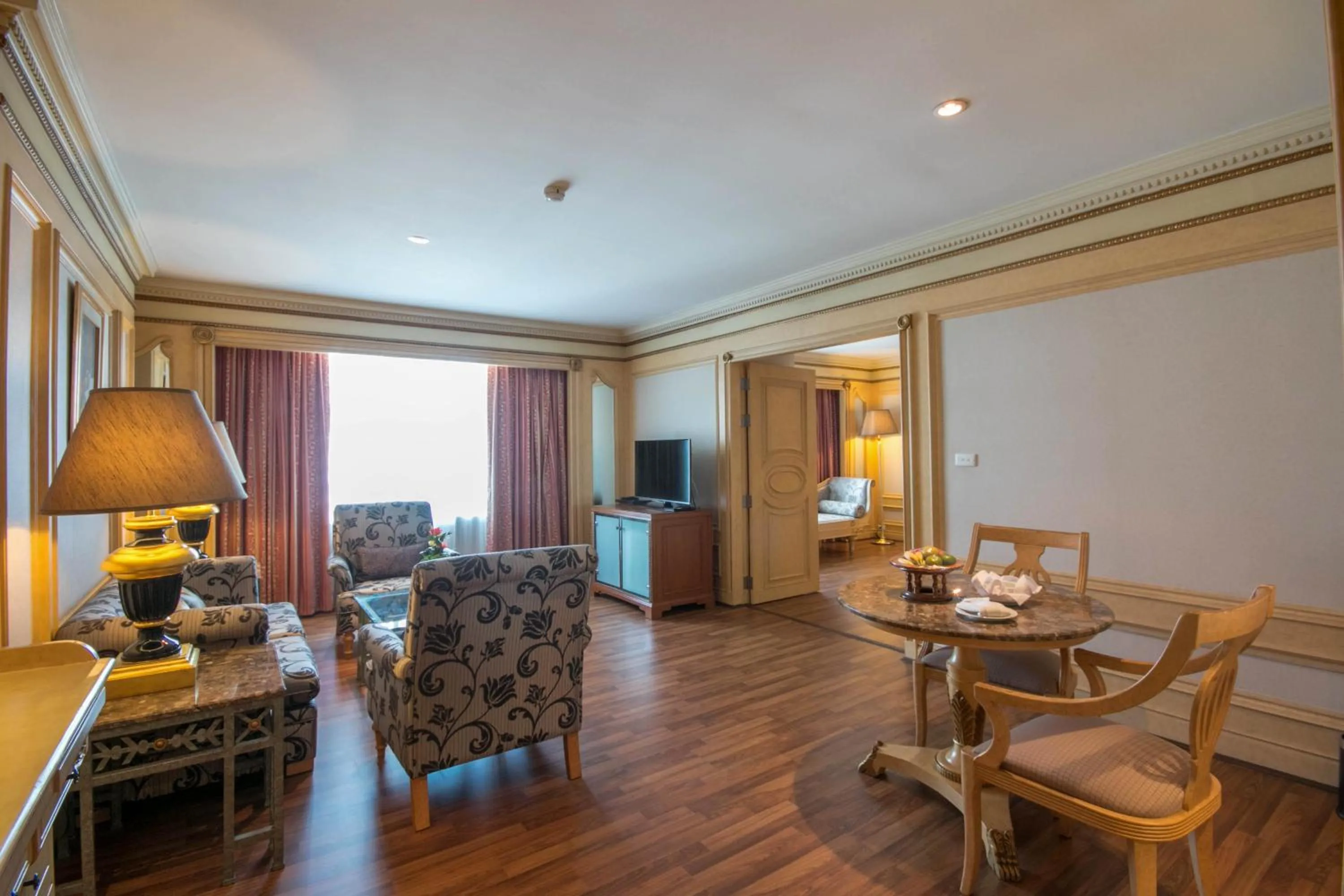 TV and multimedia in Golden Tulip Sovereign Hotel Bangkok