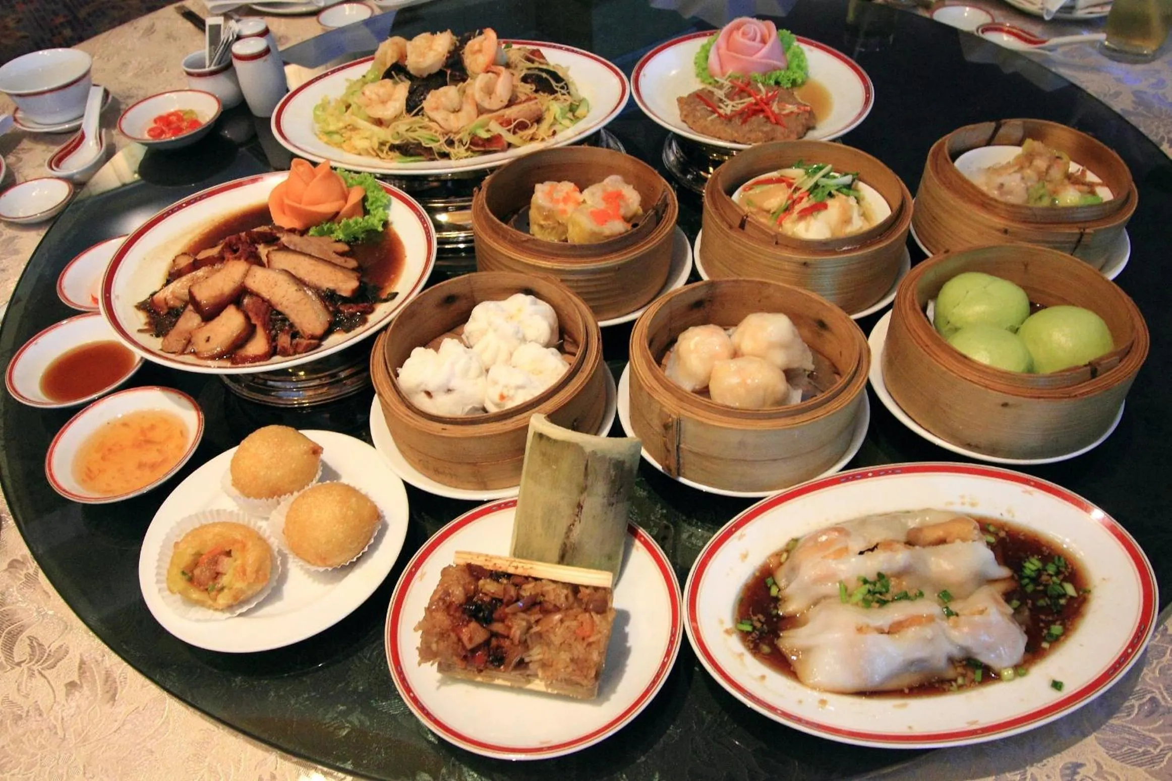 Restaurant/places to eat in Golden Tulip Sovereign Hotel Bangkok