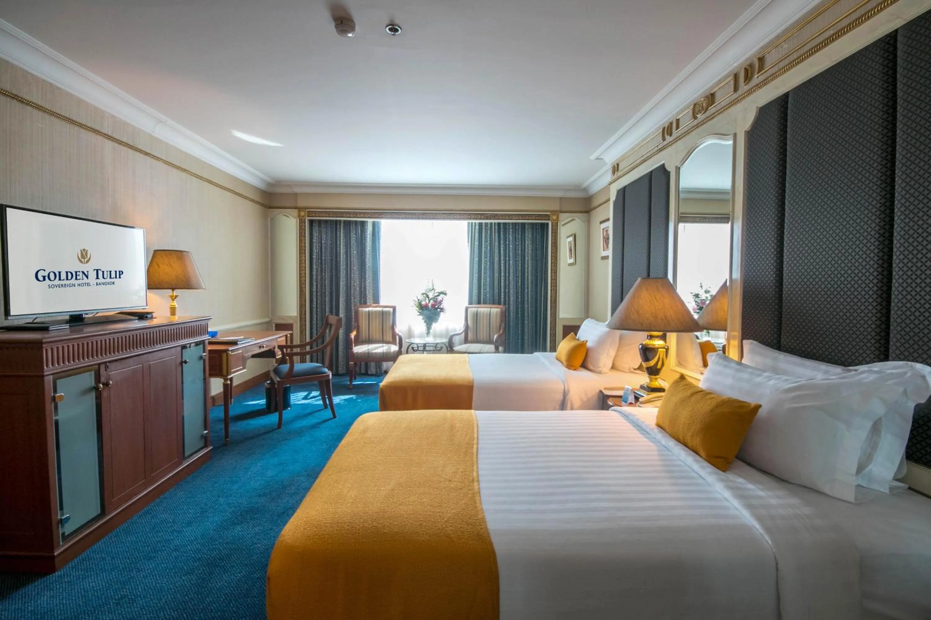 Bedroom, Bed in Golden Tulip Sovereign Hotel Bangkok