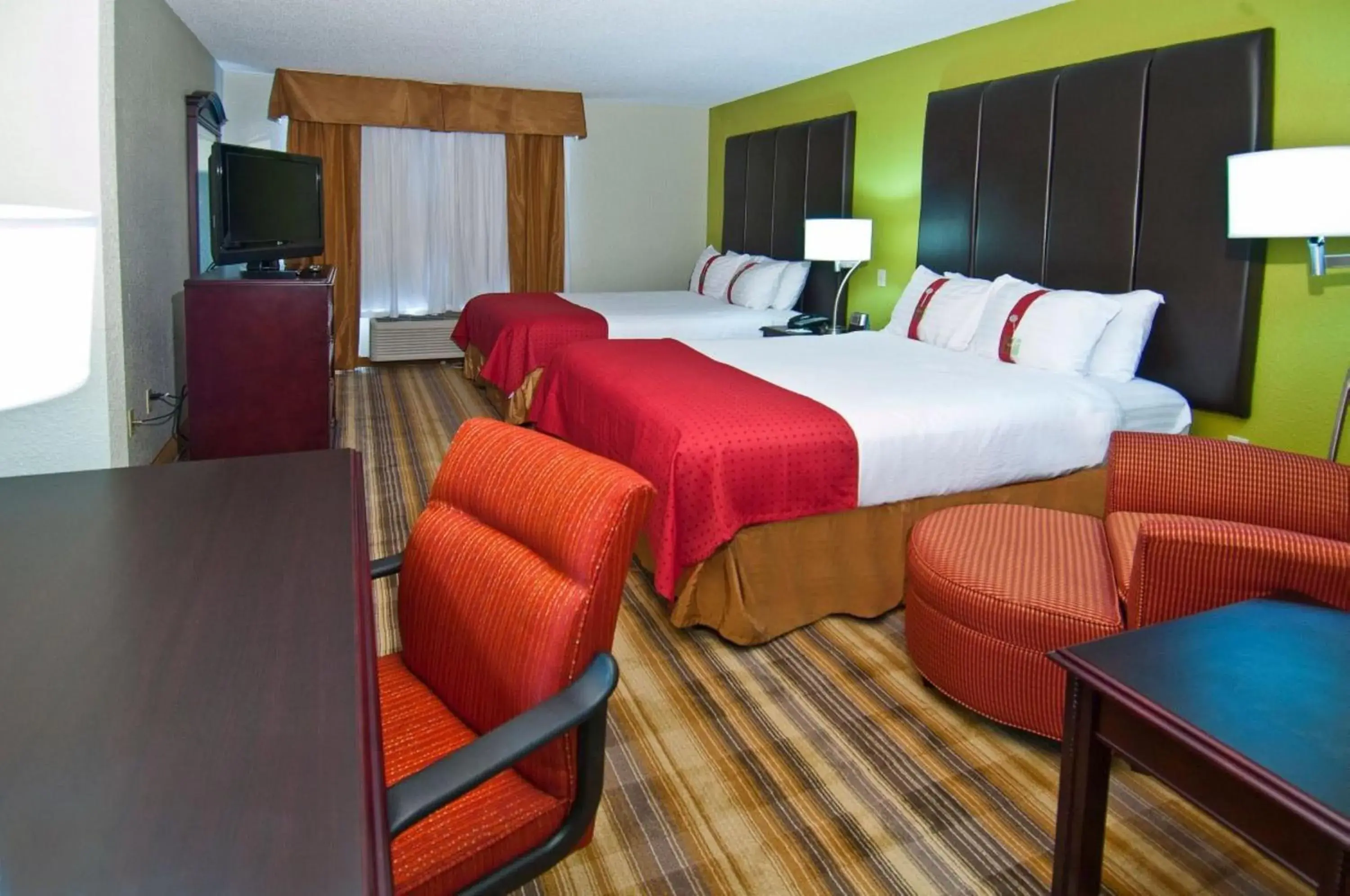 Standard Double Room - Mobility Accessible in Holiday Inn Vicksburg by IHG Standard Double Room - Mobility Accessible in Holiday Inn Vicksburg by IHG