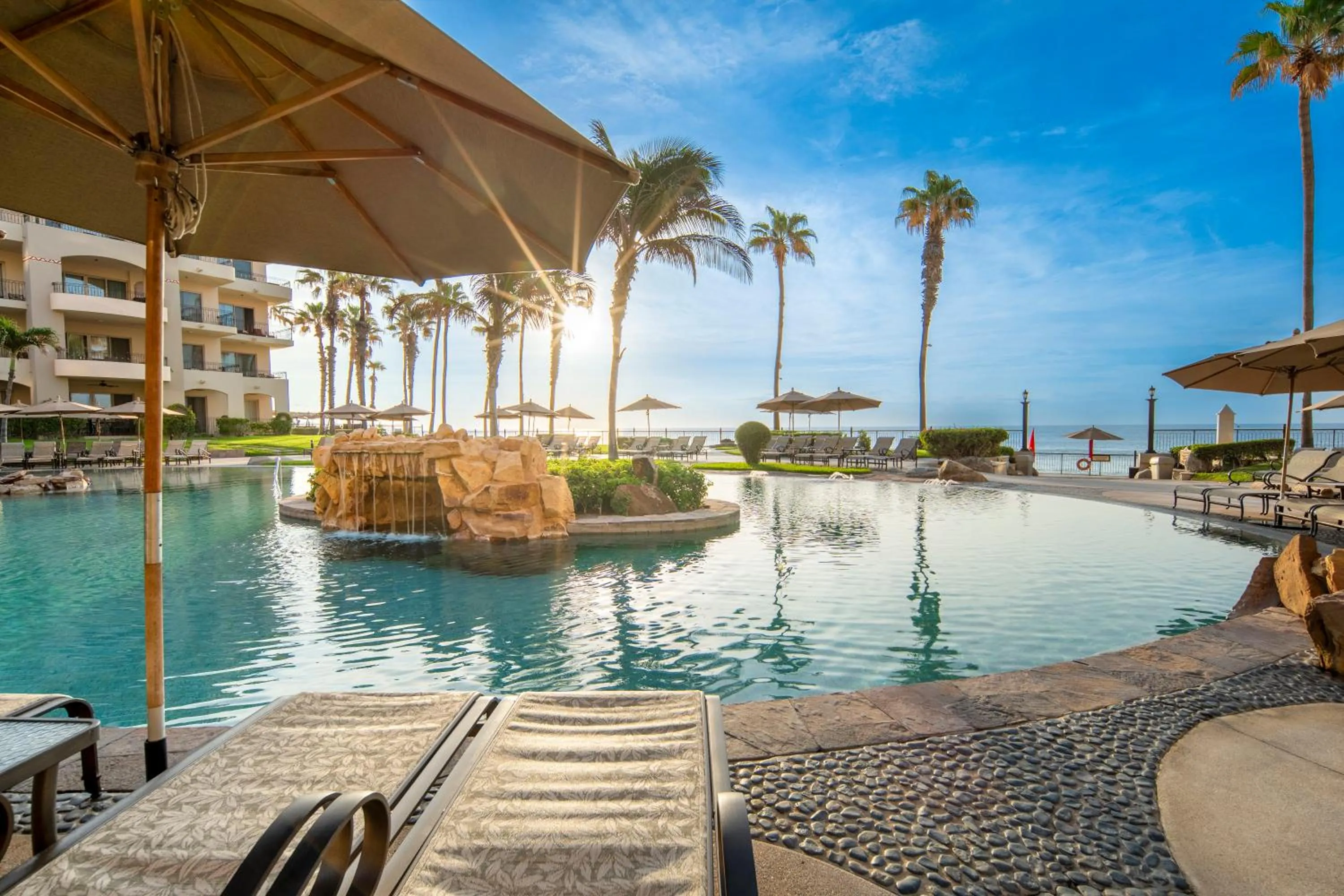 Swimming pool in Villa la Estancia Beach Resort & Spa