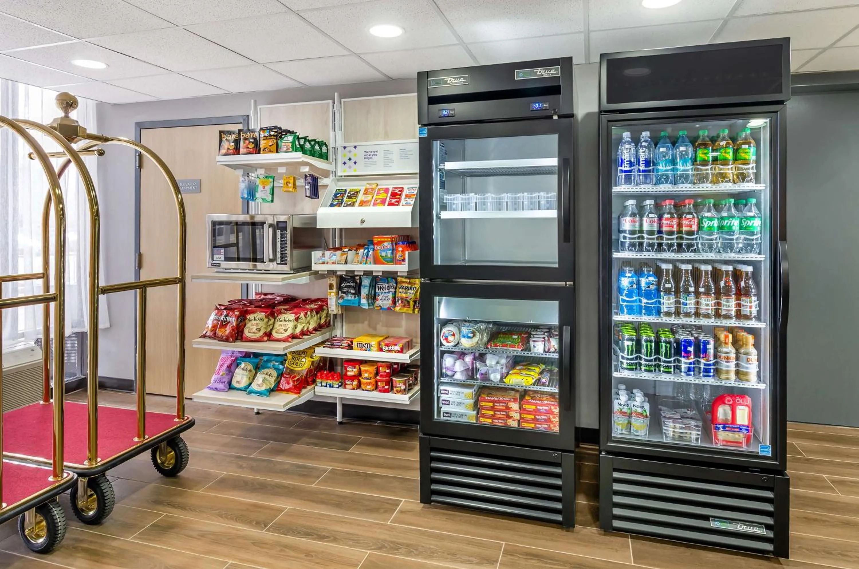 Restaurant/places to eat in Spark By Hilton Roanoke Airport