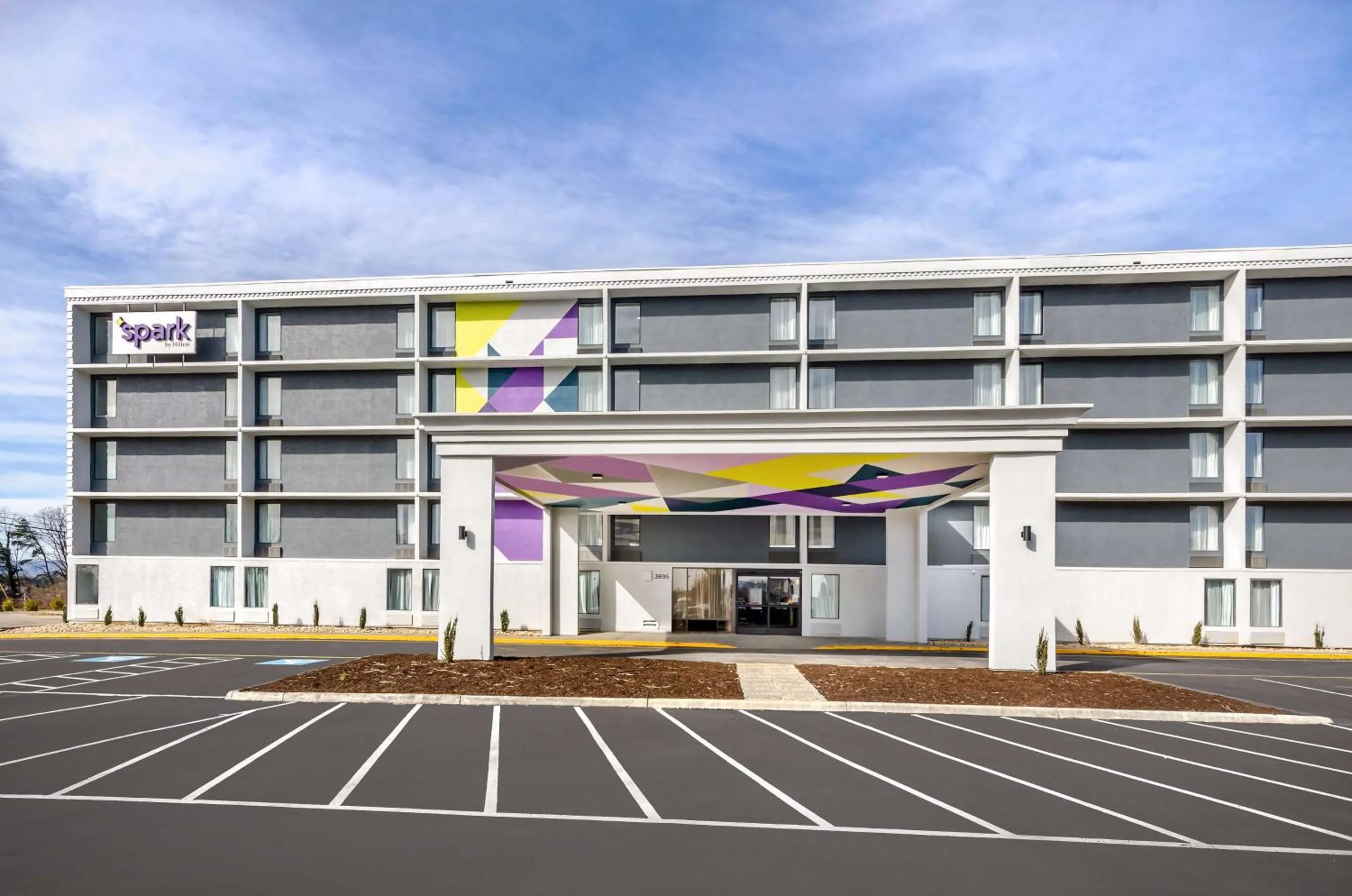 Property building in Spark By Hilton Roanoke Airport