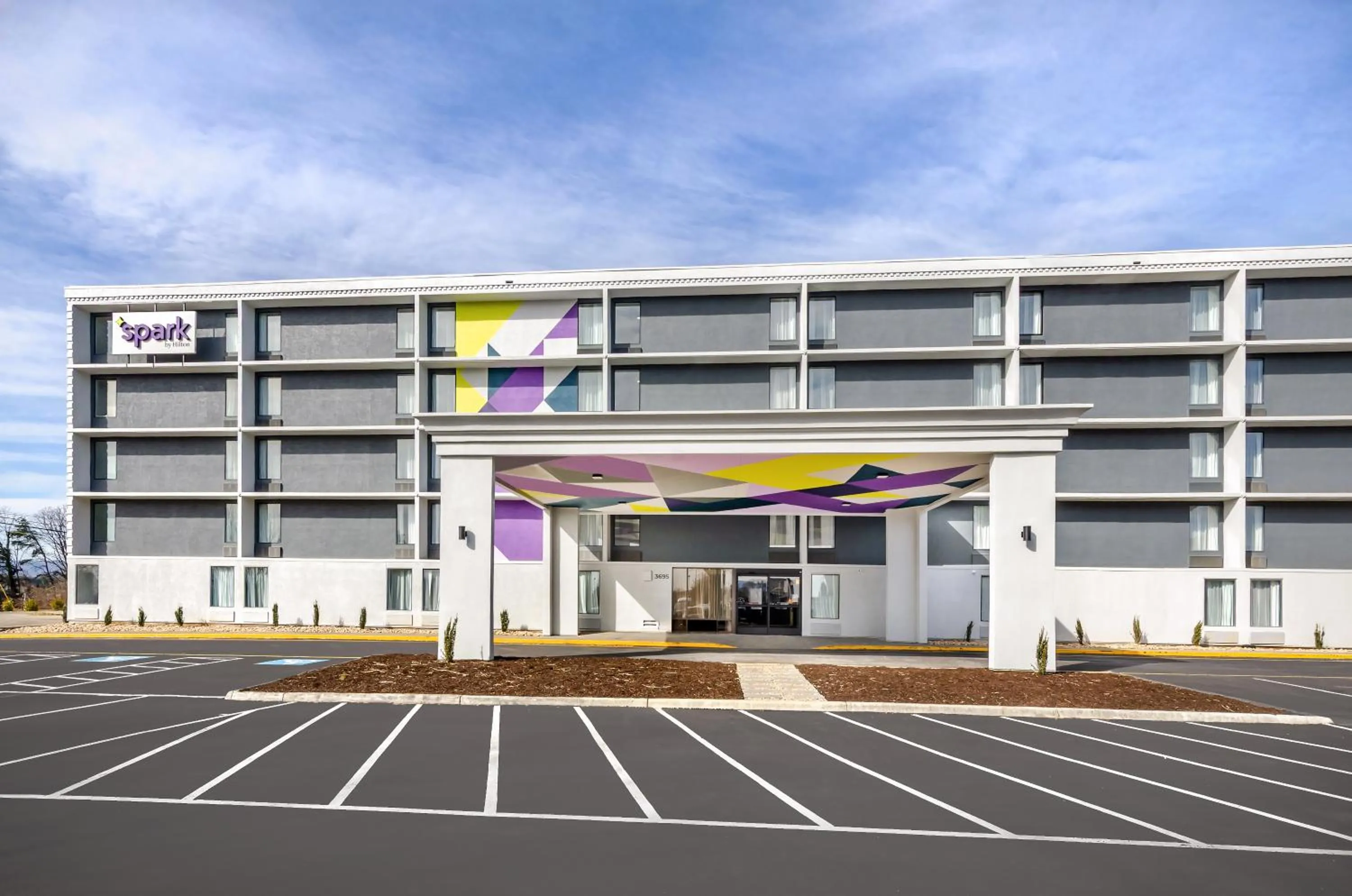 Property building in Spark By Hilton Roanoke Airport