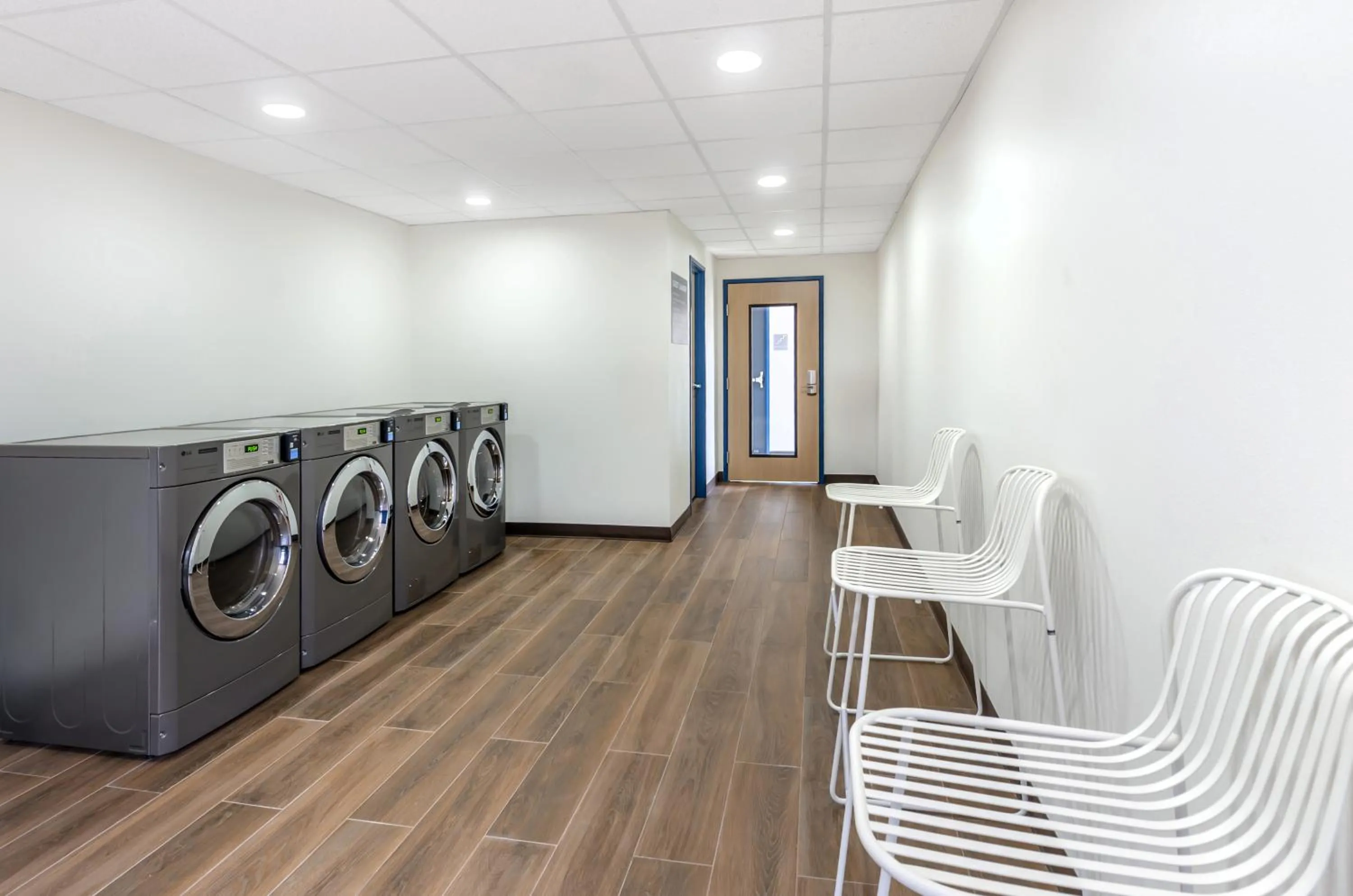 laundry in Spark By Hilton Roanoke Airport