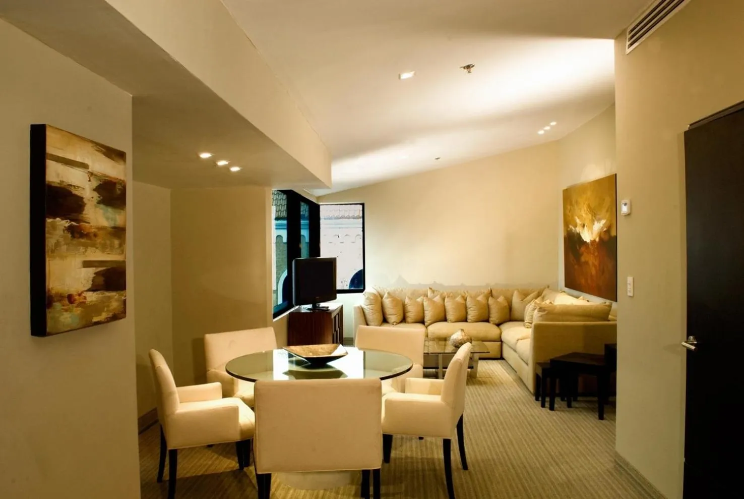 Communal lounge/ TV room in Antaris Cintermex