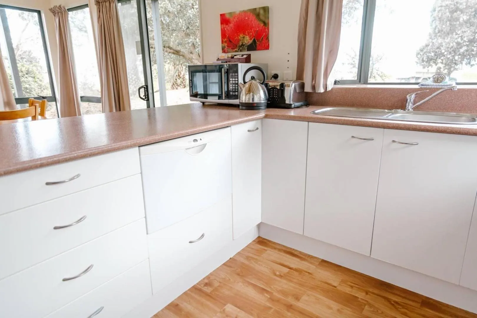 Kitchen or kitchenette in Comfort Inn Sunset