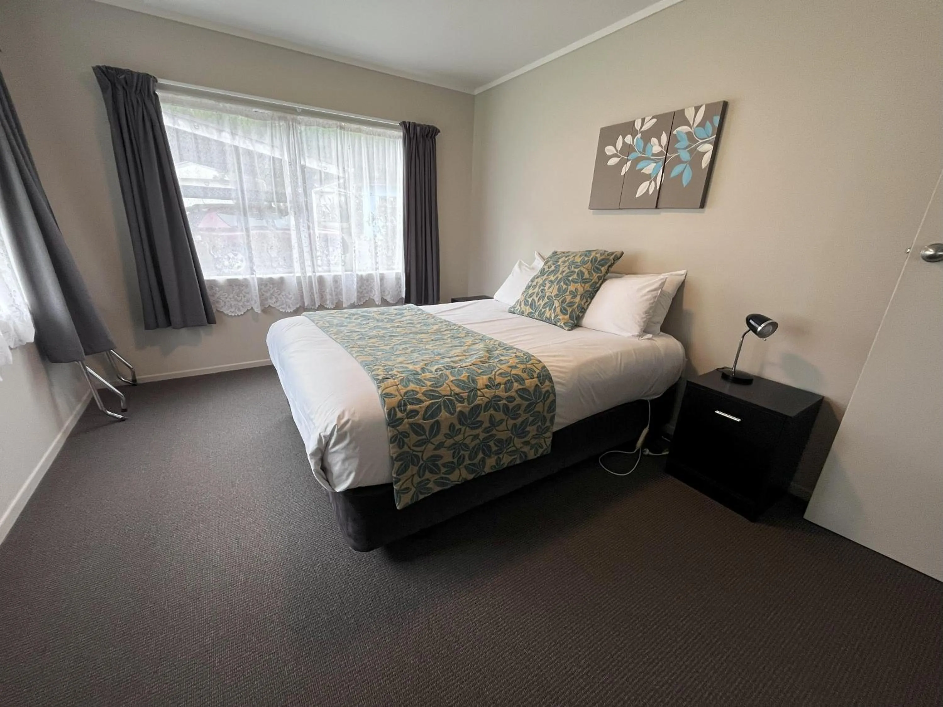 Bedroom, Bed in Comfort Inn Sunset