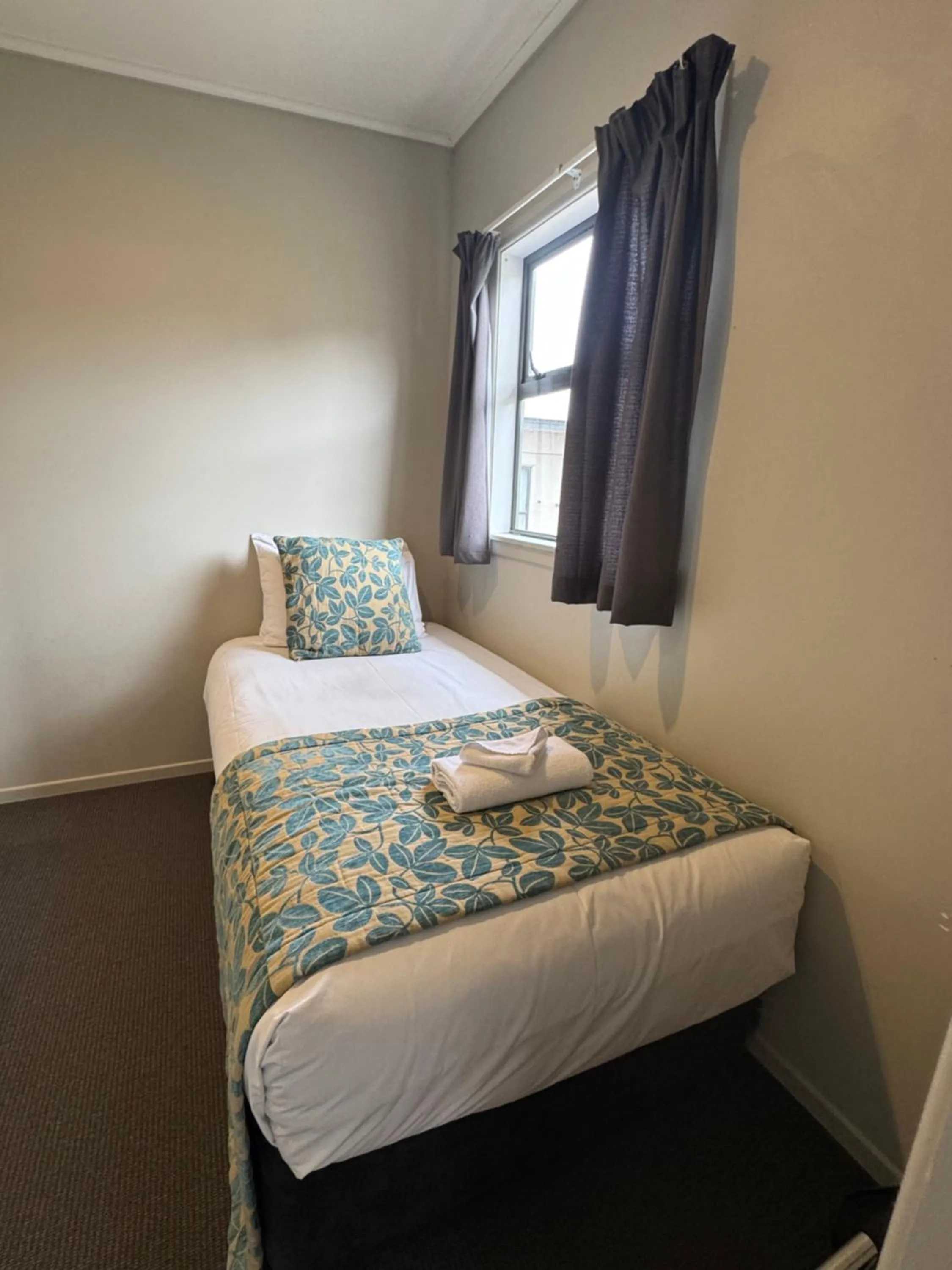 Bedroom, Bed in Comfort Inn Sunset