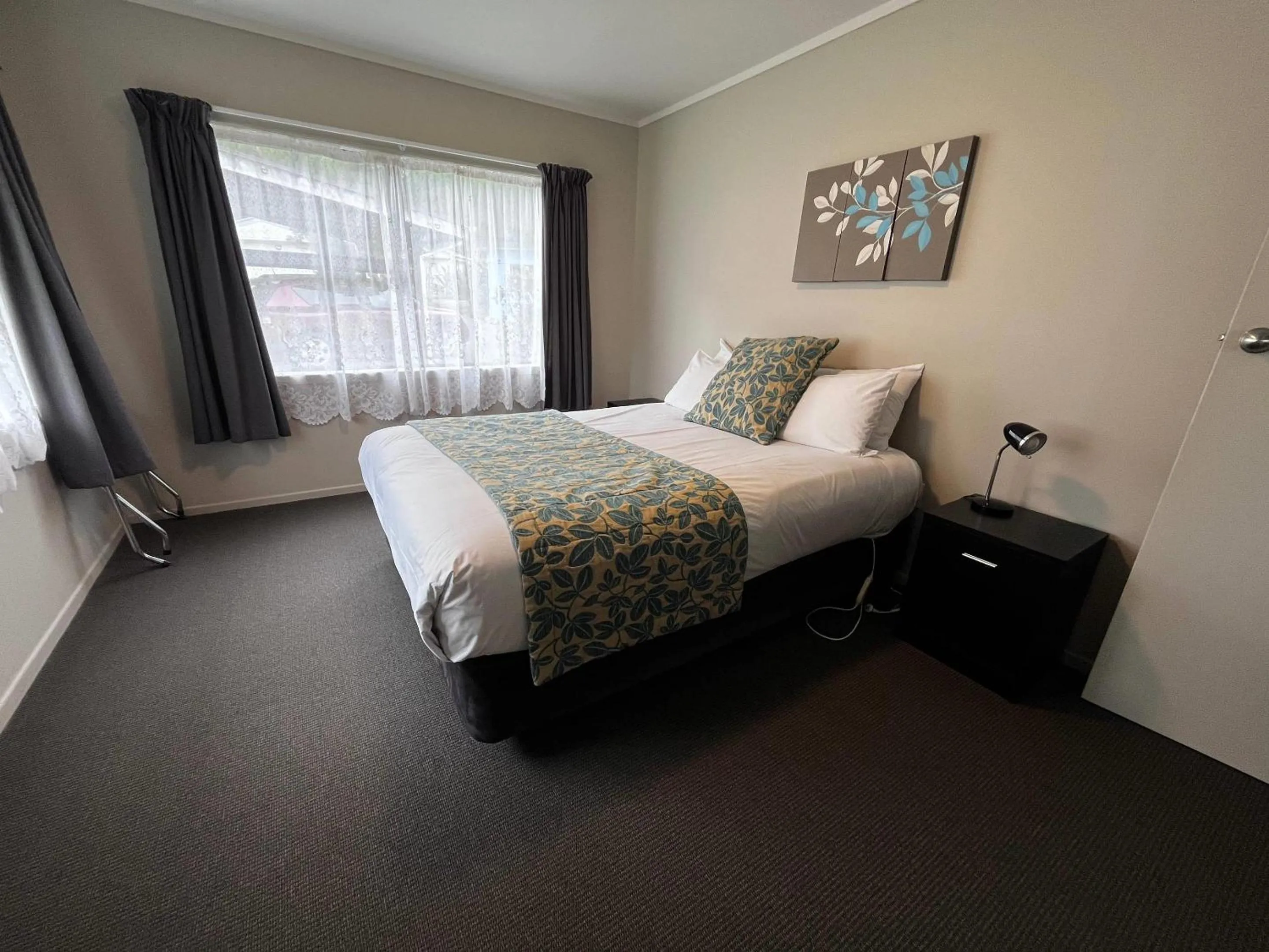 Bedroom, Bed in Comfort Inn Sunset