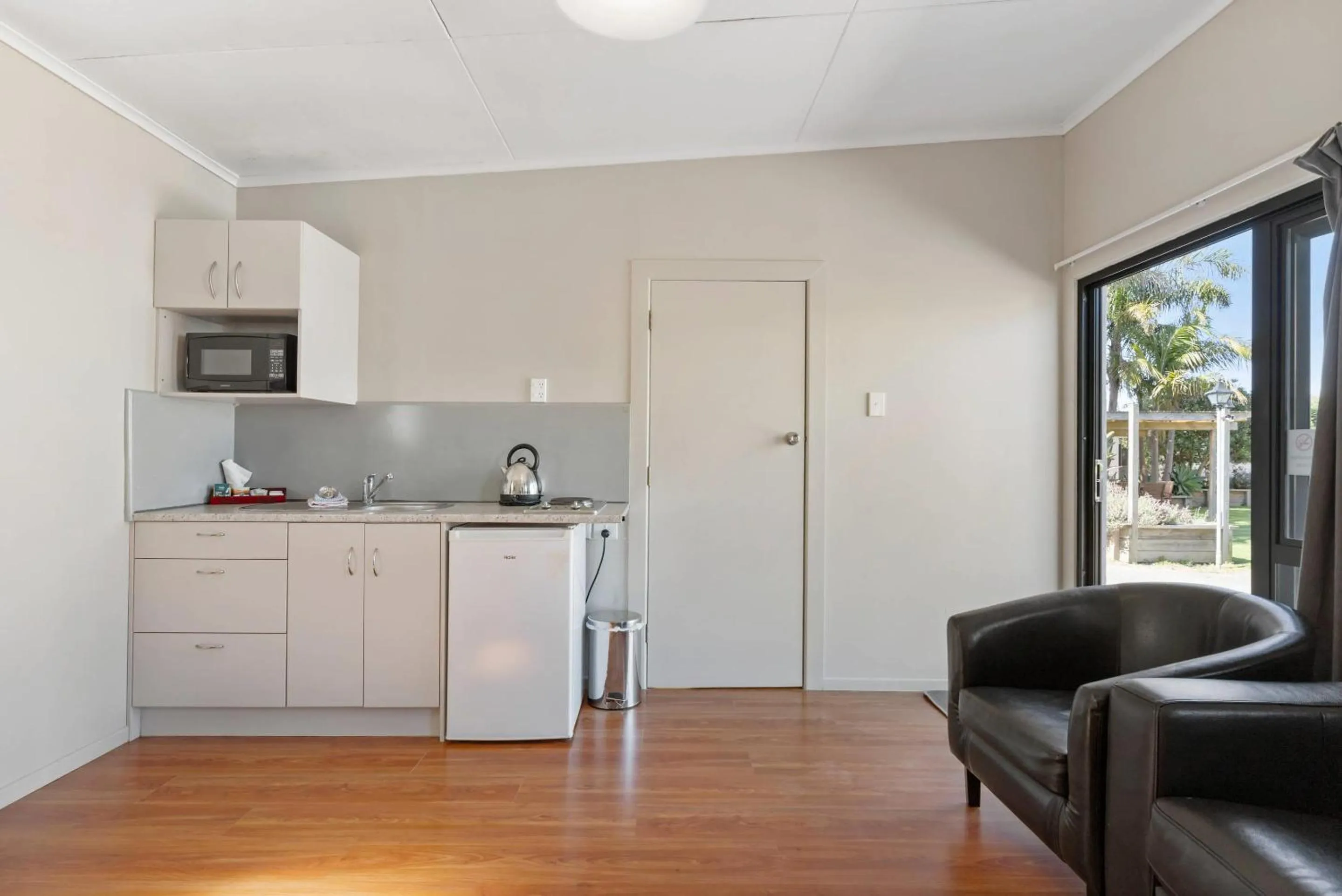 Bedroom in Comfort Inn Sunset