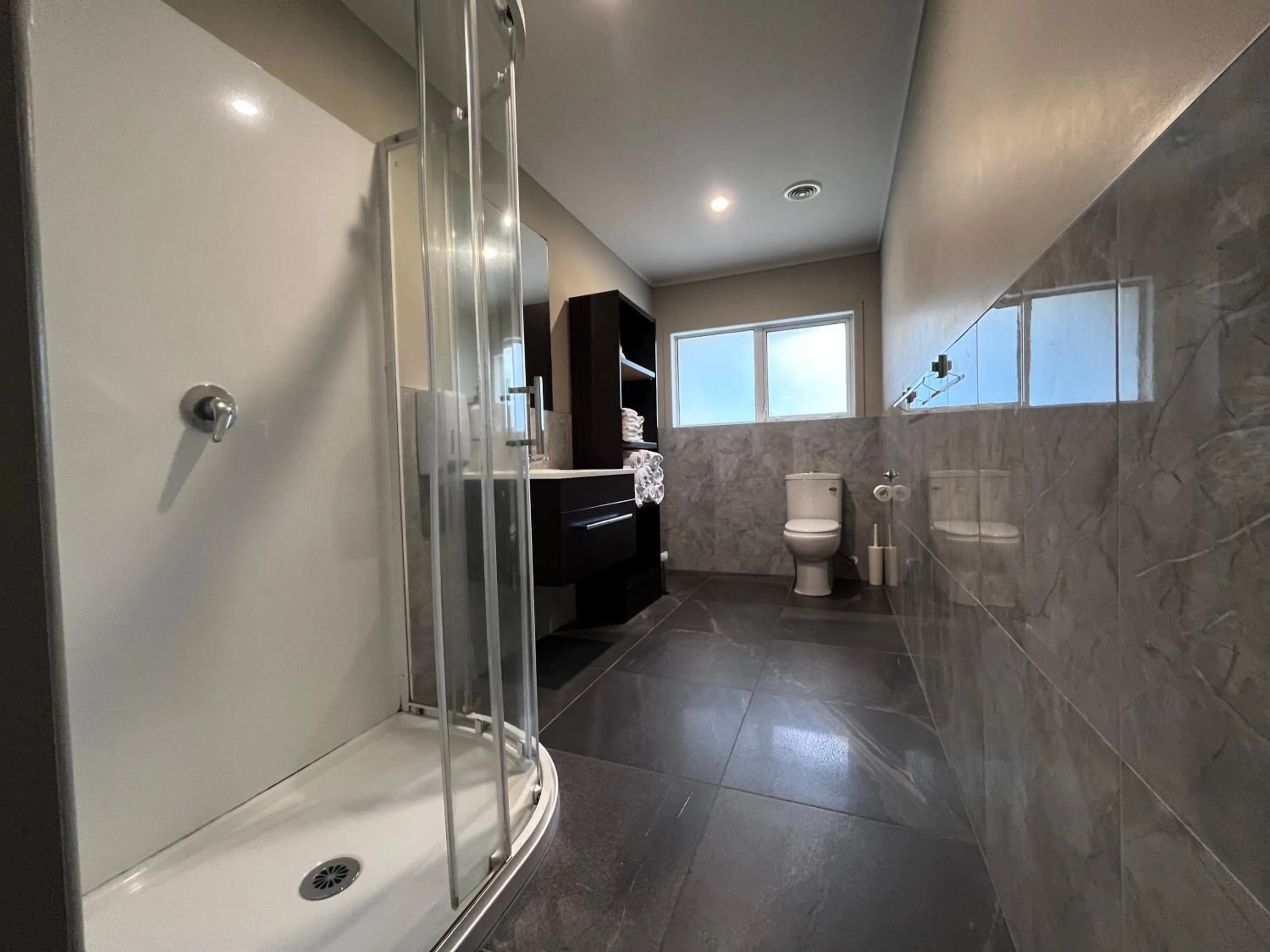 Bathroom in Comfort Inn Sunset