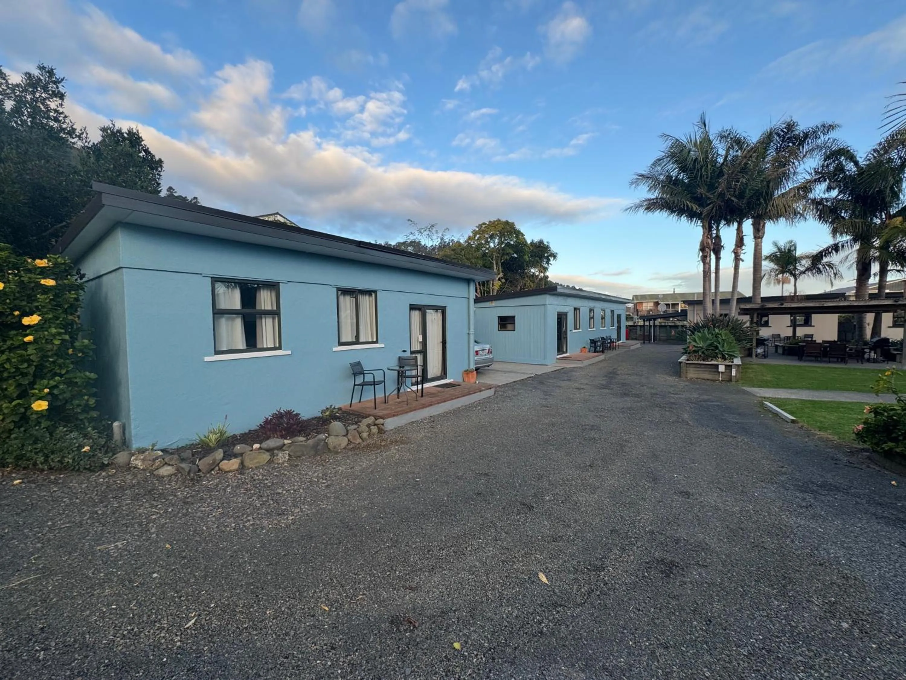 Property building in Comfort Inn Sunset