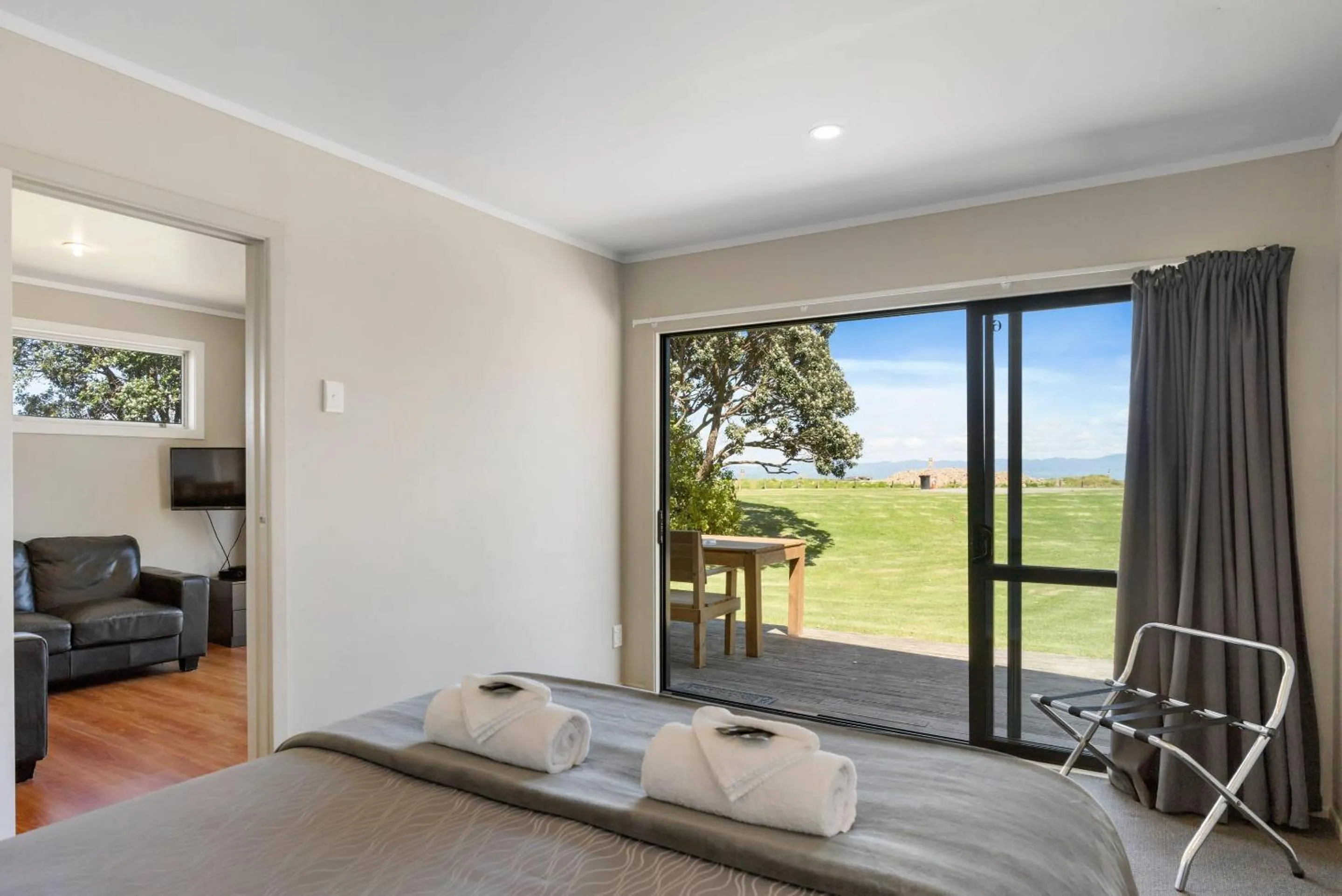 Bedroom, Bed in Comfort Inn Sunset