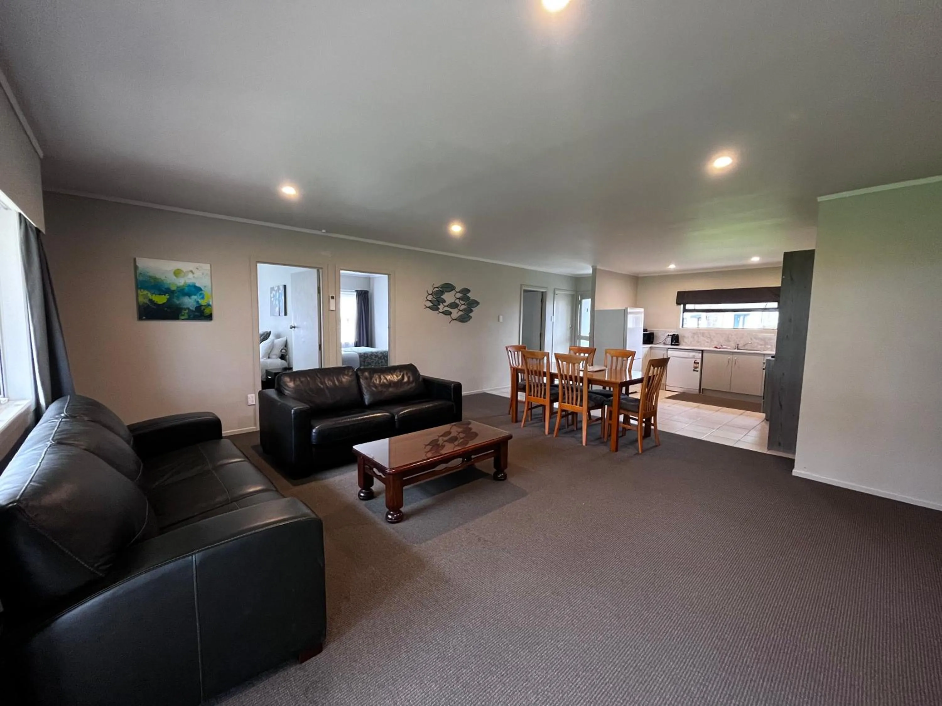 Living room in Comfort Inn Sunset