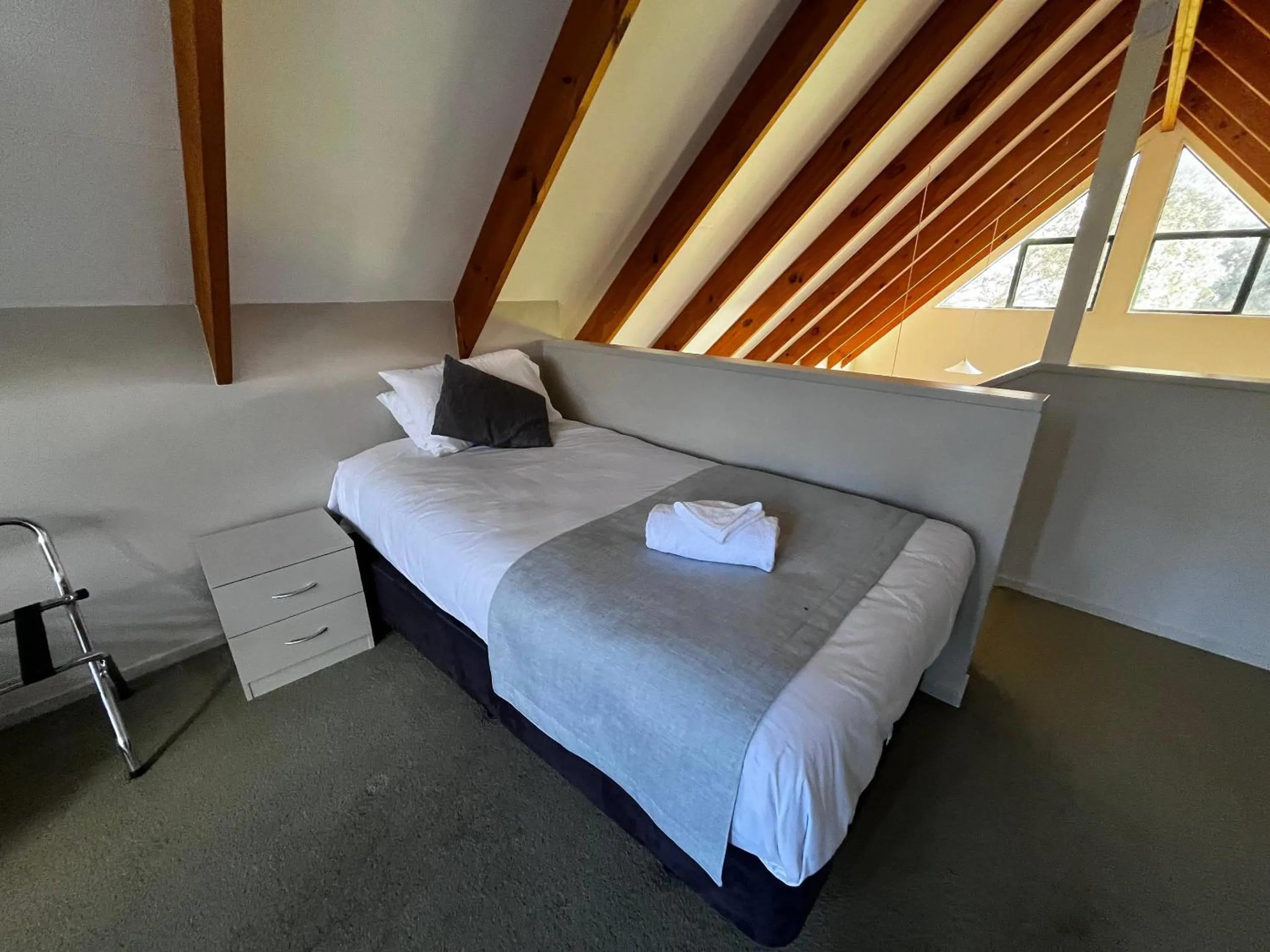 Bedroom, Bed in Comfort Inn Sunset