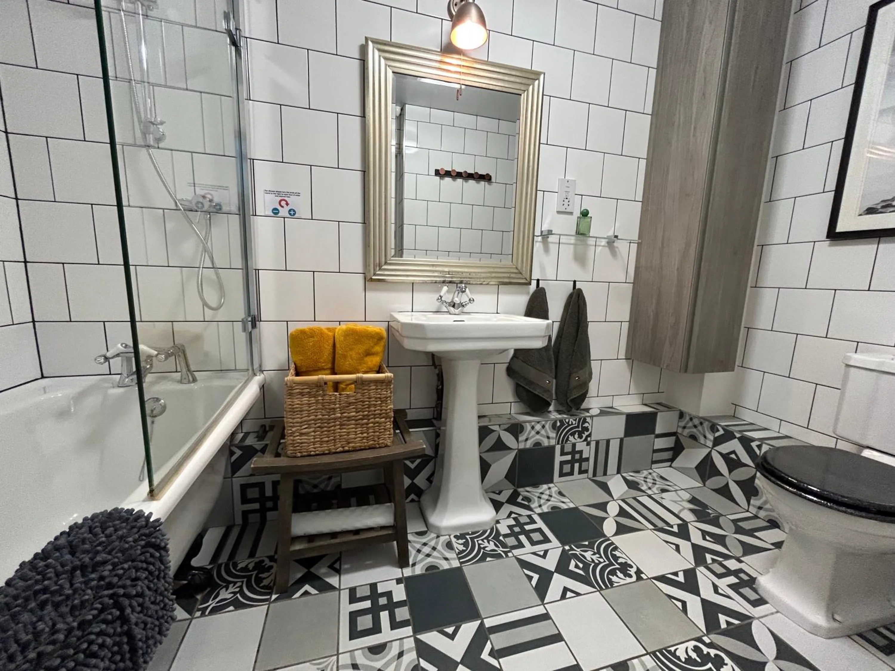 Shower in Worth House