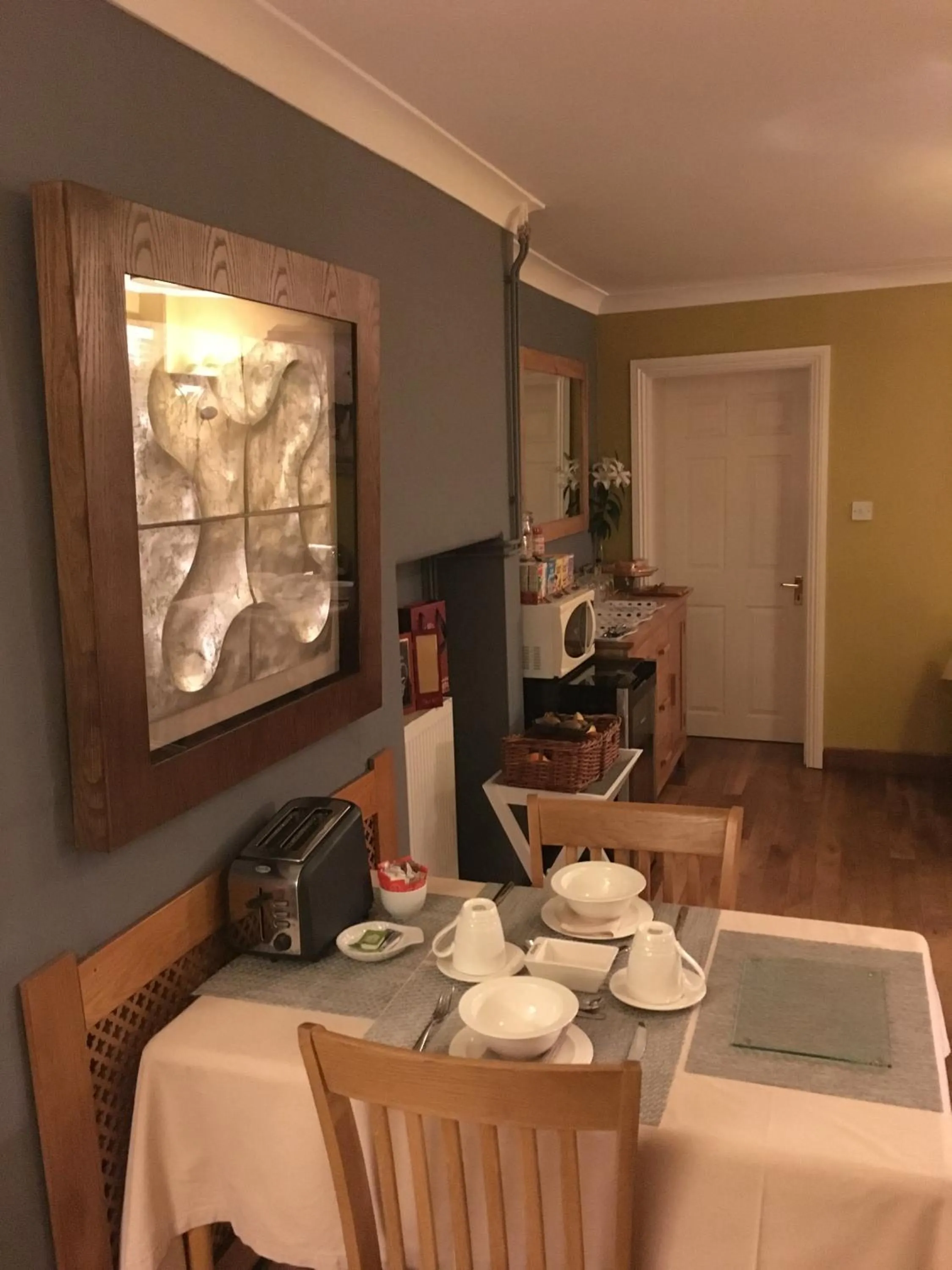 Breakfast in Worth House