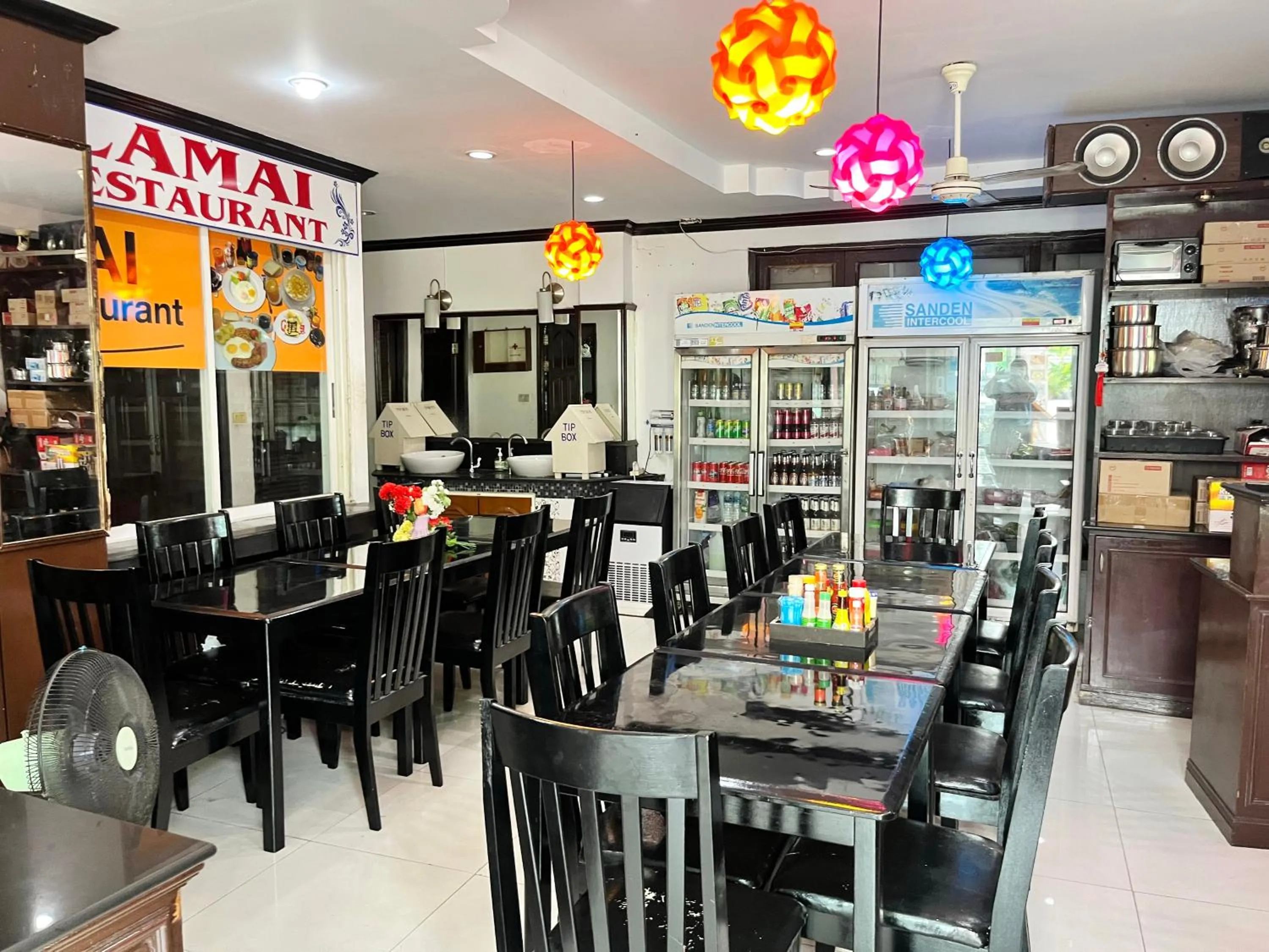 Restaurant/places to eat in Lamai Apartment