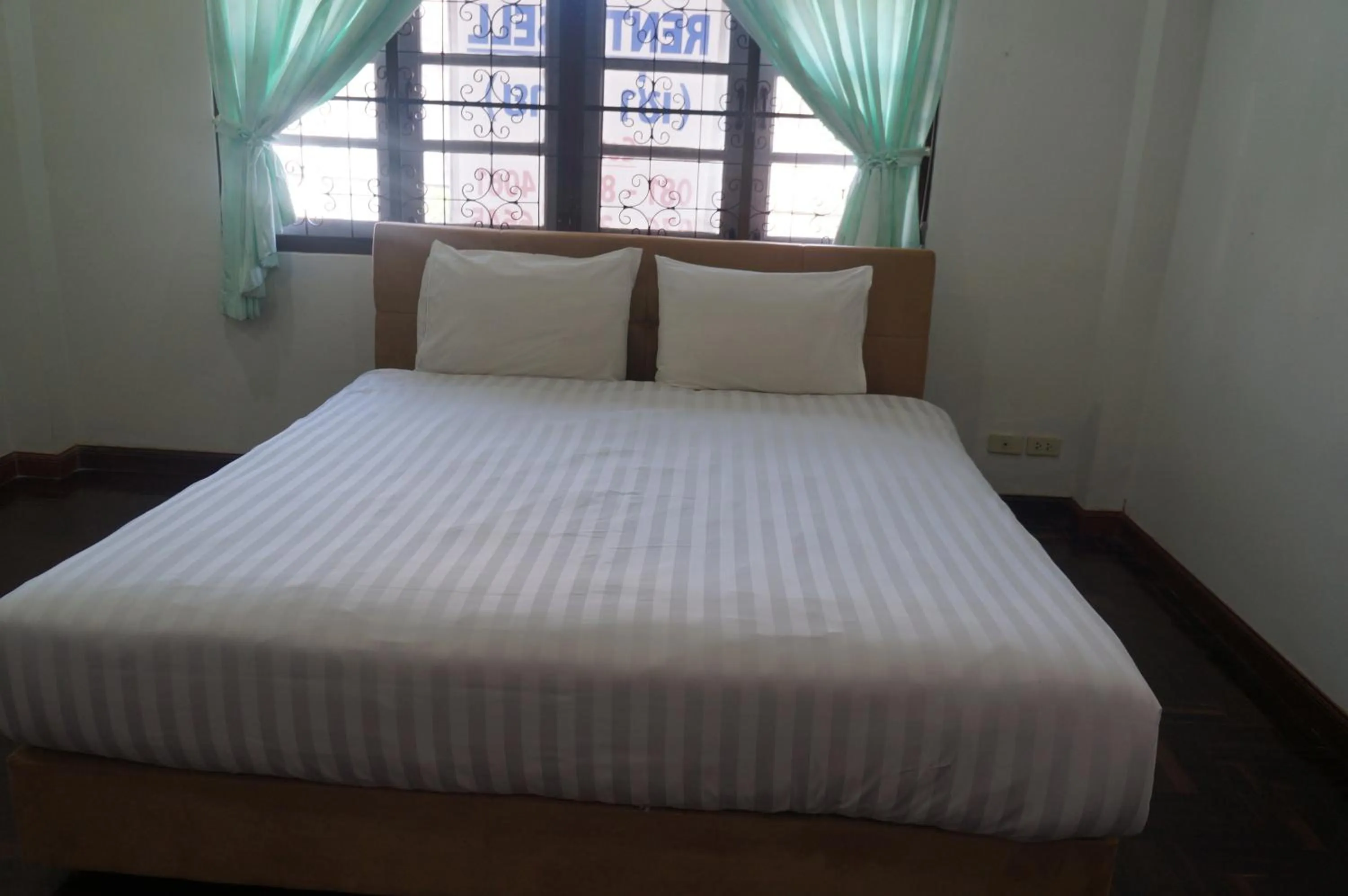 Bed in Lamai Apartment
